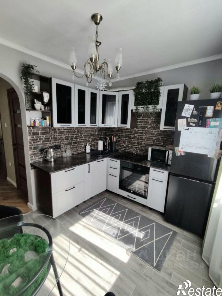 3-комн квартира ул Ахметова, 275/1,  д. 275/1