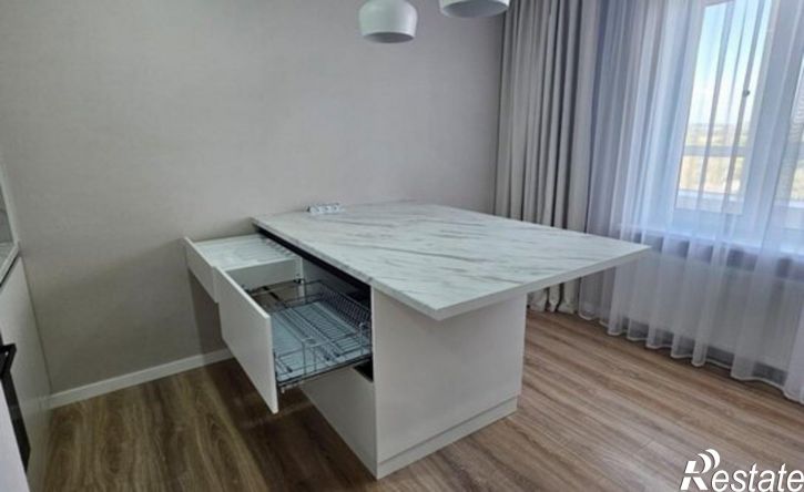 3-комн квартира улица Дмитрия Купцова, 2,  д. 2