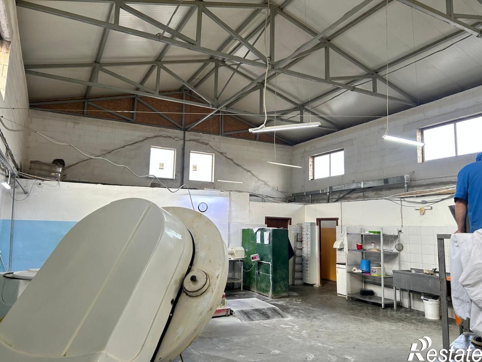 Купить ОСЗ, отдельно стоящее здание за 42 000 200 рублей на улица имени Фронтовых Бригад, 10