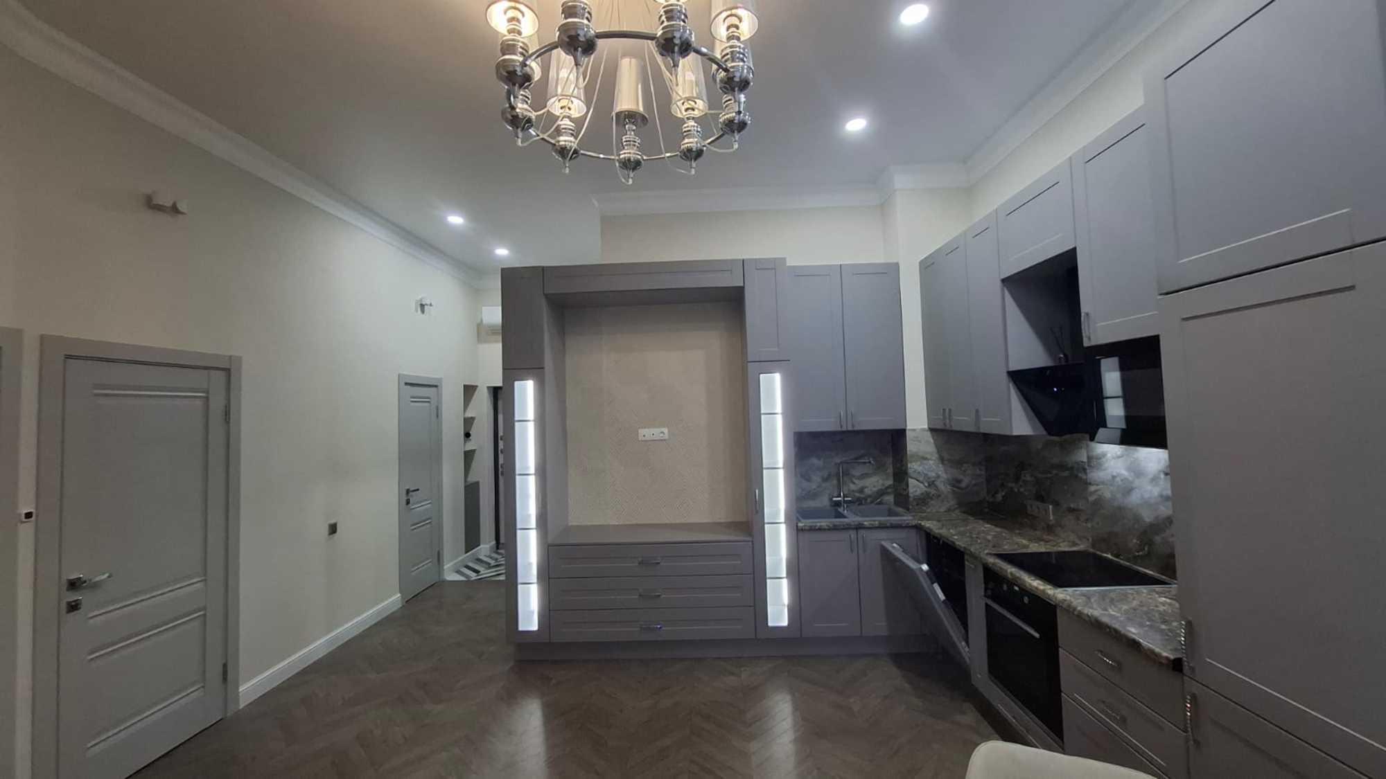 Сдать квартиру за 110 000 рублей на Цюрупы ул, 30