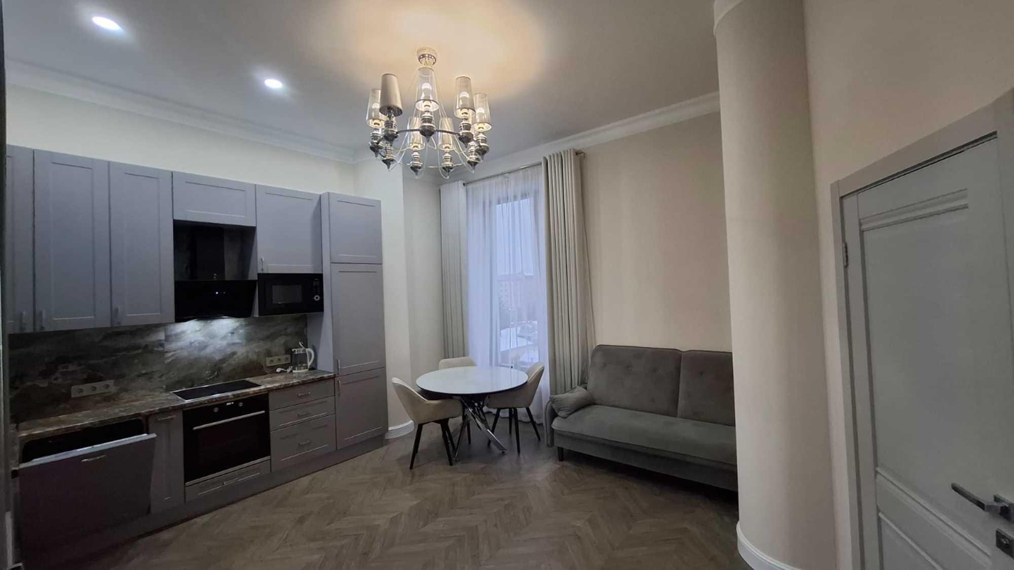 Сдать квартиру за 110 000 рублей на Цюрупы ул, 30