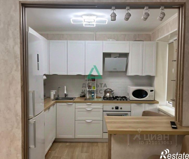 3-комн квартира улица Софьи Перовской, 21/3,  д. 21/3