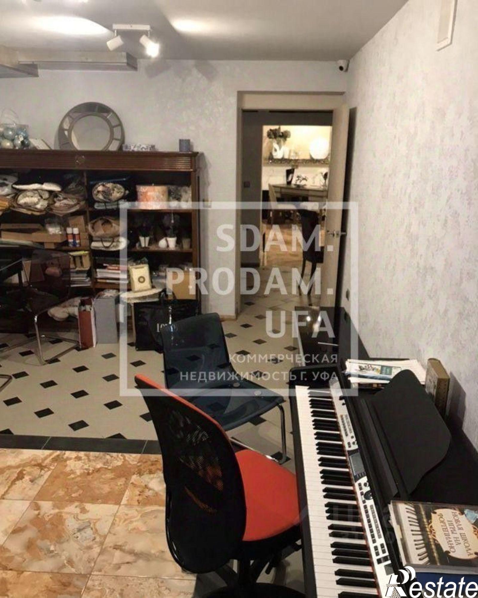 Сдать торговое помещение за 90 001 рублей на улица Гоголя, 63/1