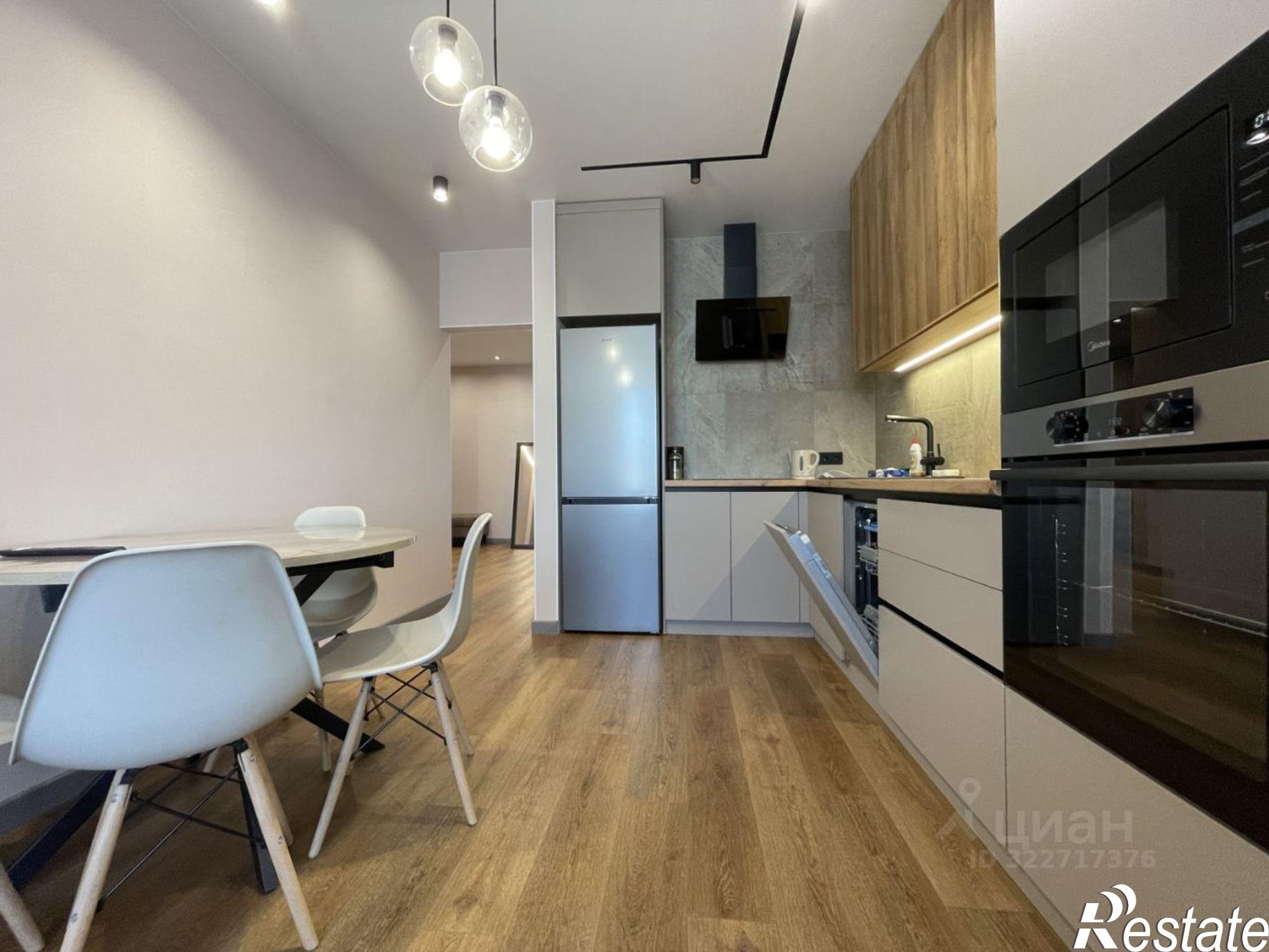 Сдать квартиру за 70 000 рублей на улица Пархоменко, 156Д