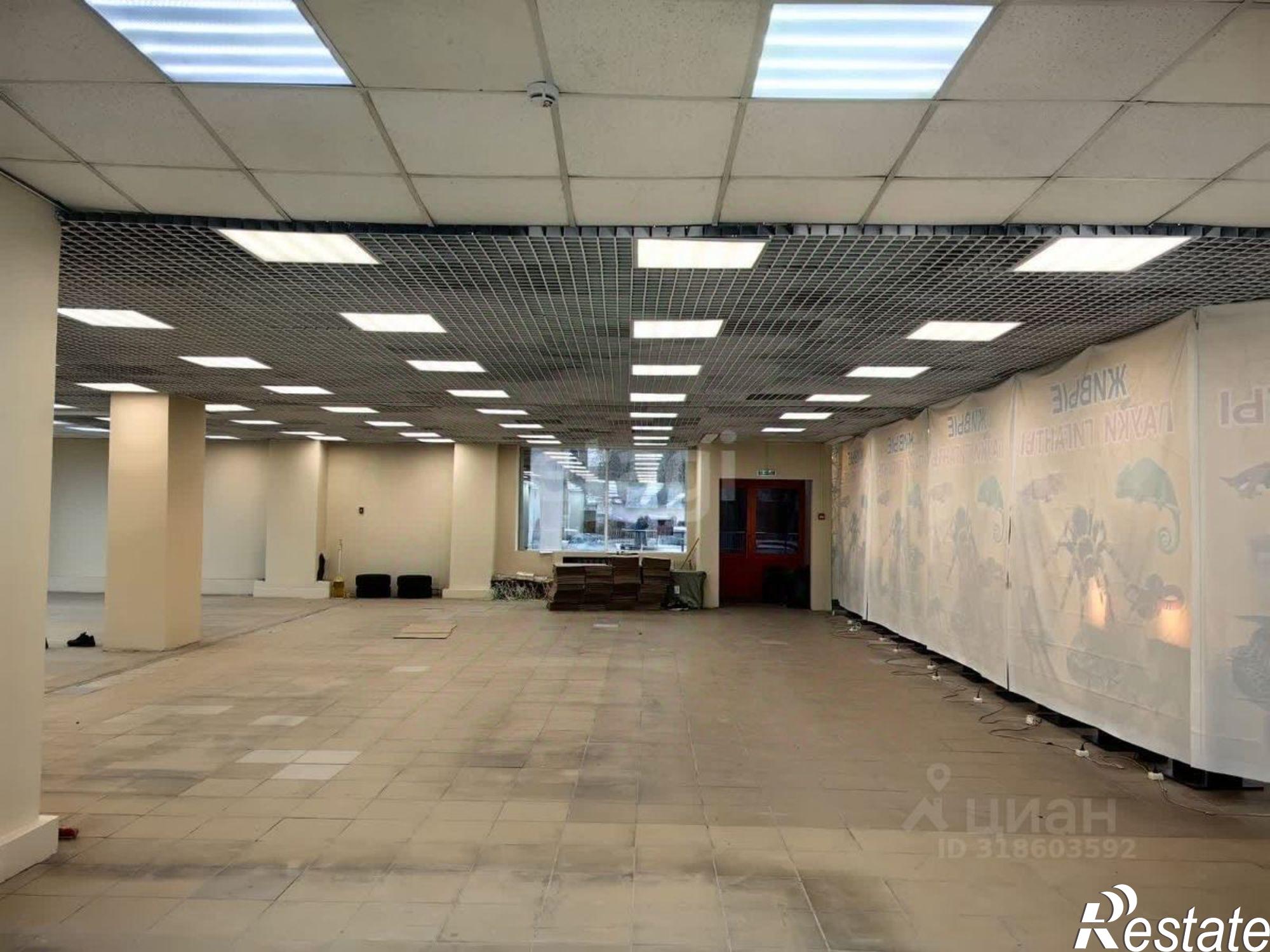 Сдать торговое помещение за 300 000 рублей на Кольцевая улица, 65/1