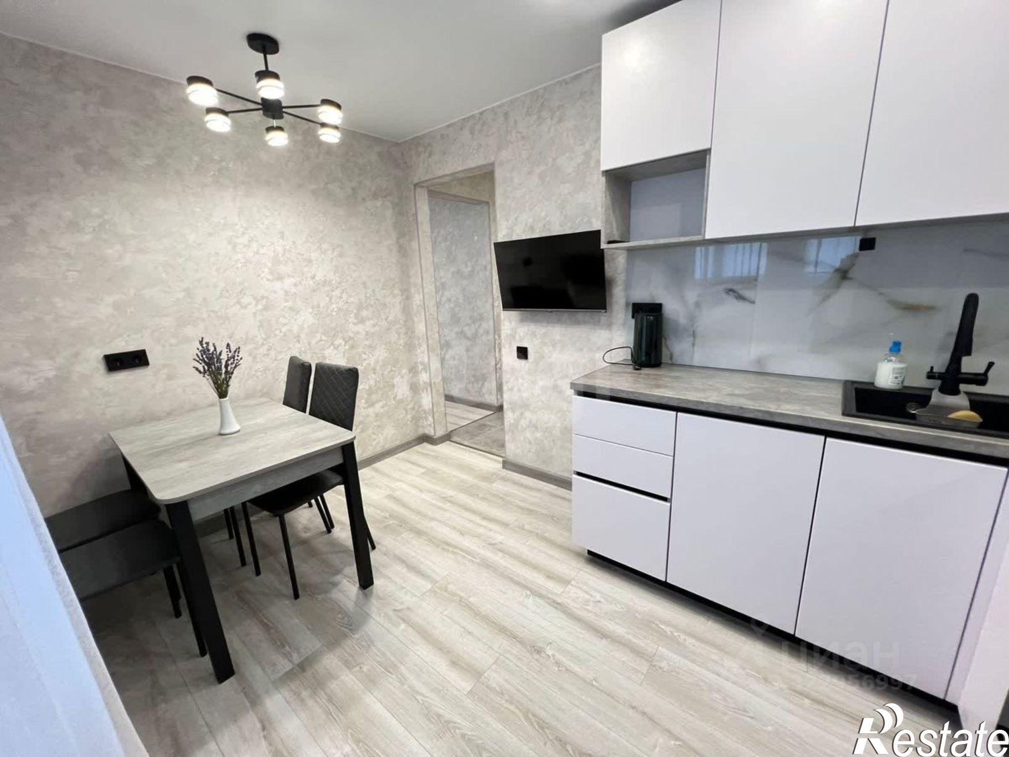 Сдать квартиру за 50 000 рублей на улица Пархоменко, 151/2