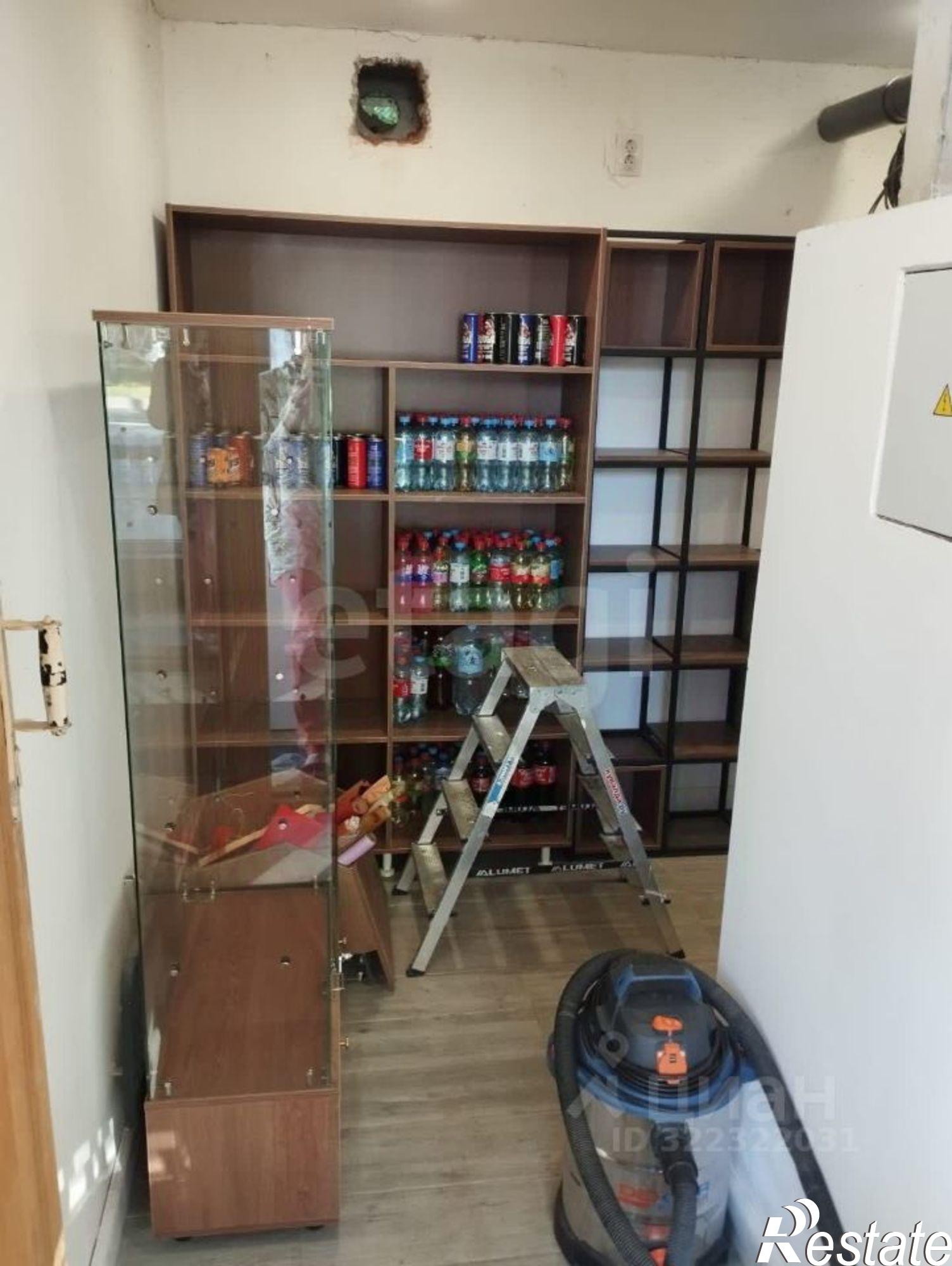 Сдать торговое помещение за 45 002 рублей на улица Комарова, 12