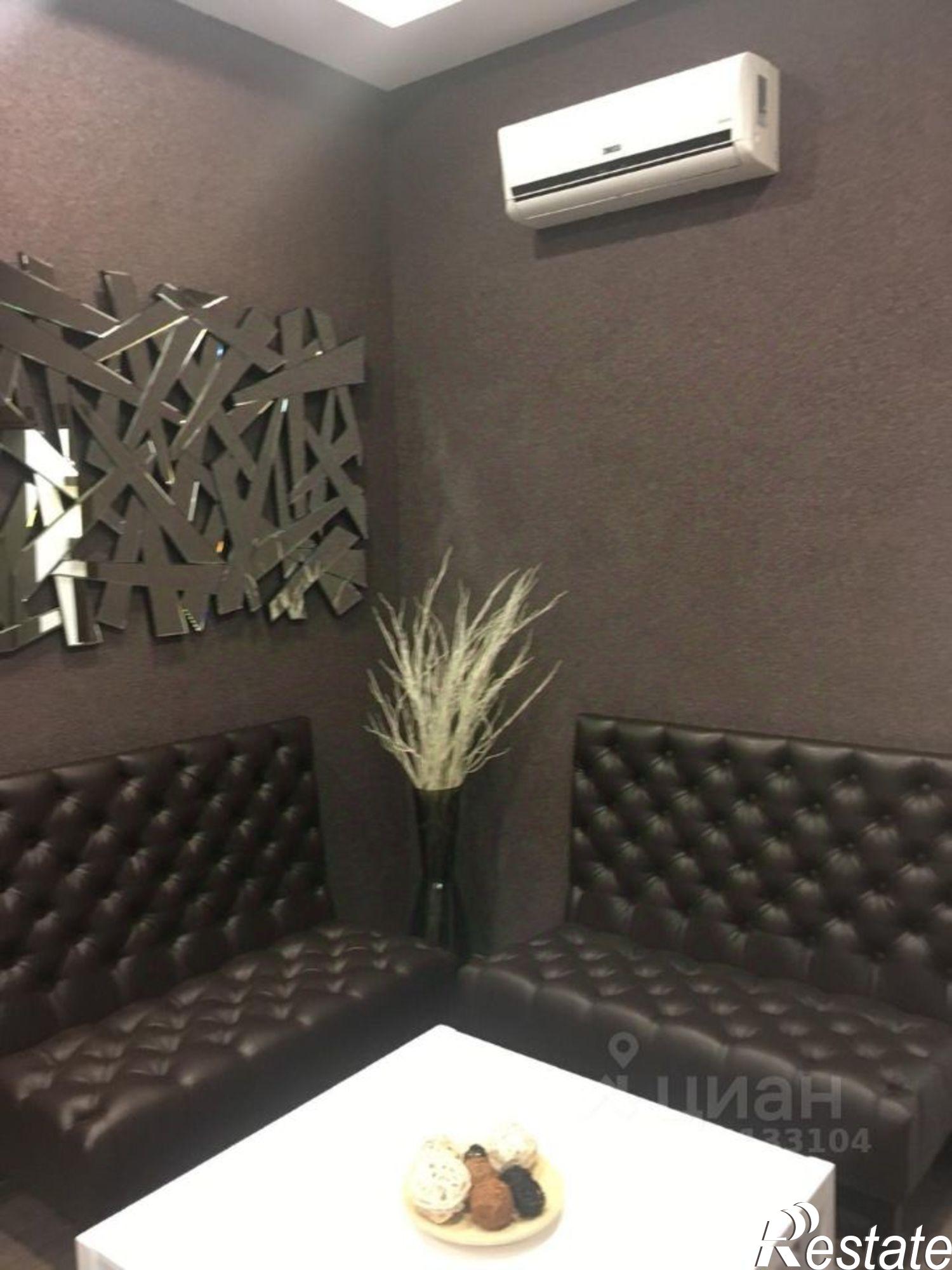 Купить помещение свободного назначения за 40 000 100 рублей на бульвар Ибрагимова, 32