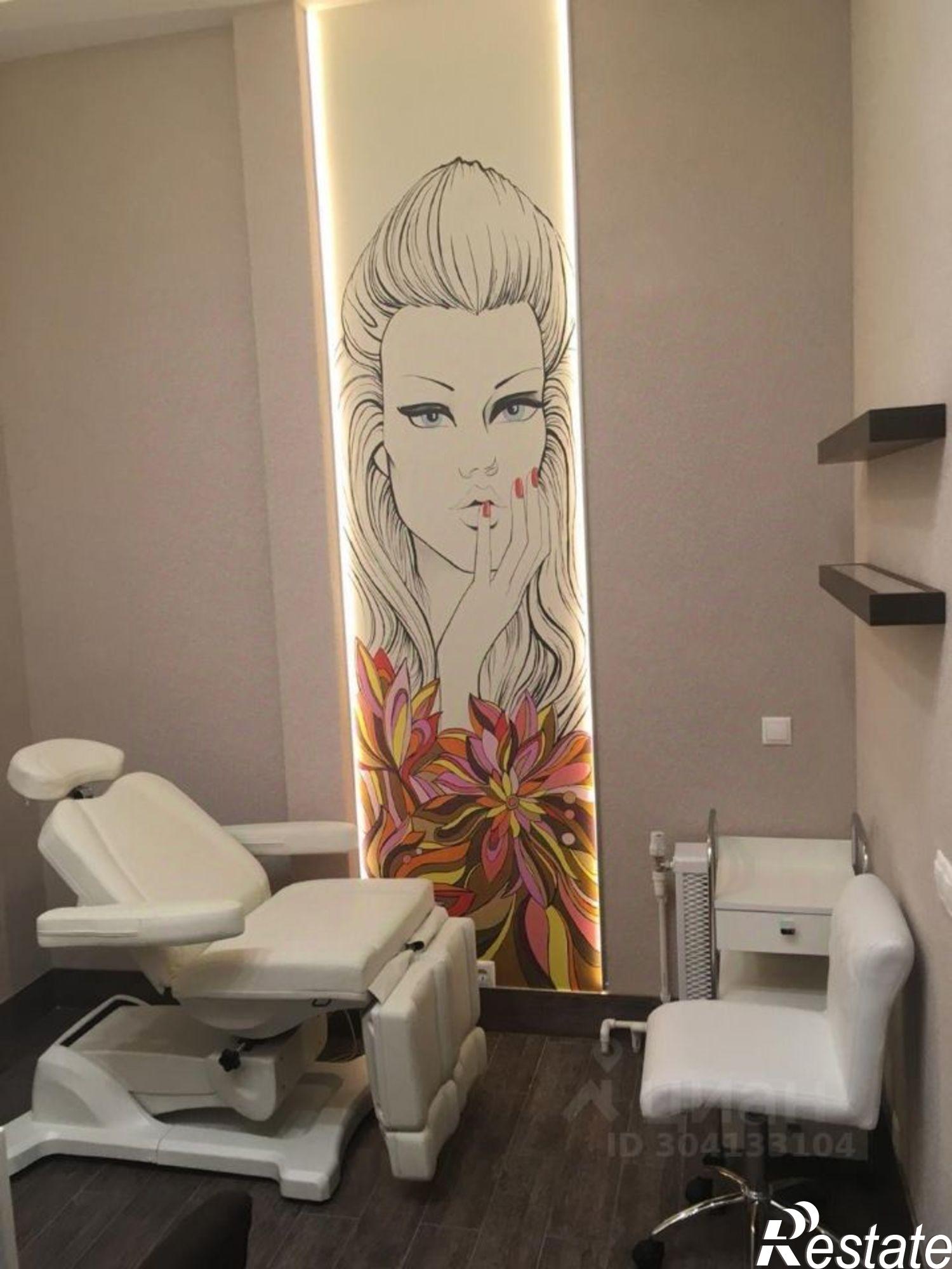 Купить помещение свободного назначения за 40 000 100 рублей на бульвар Ибрагимова, 32