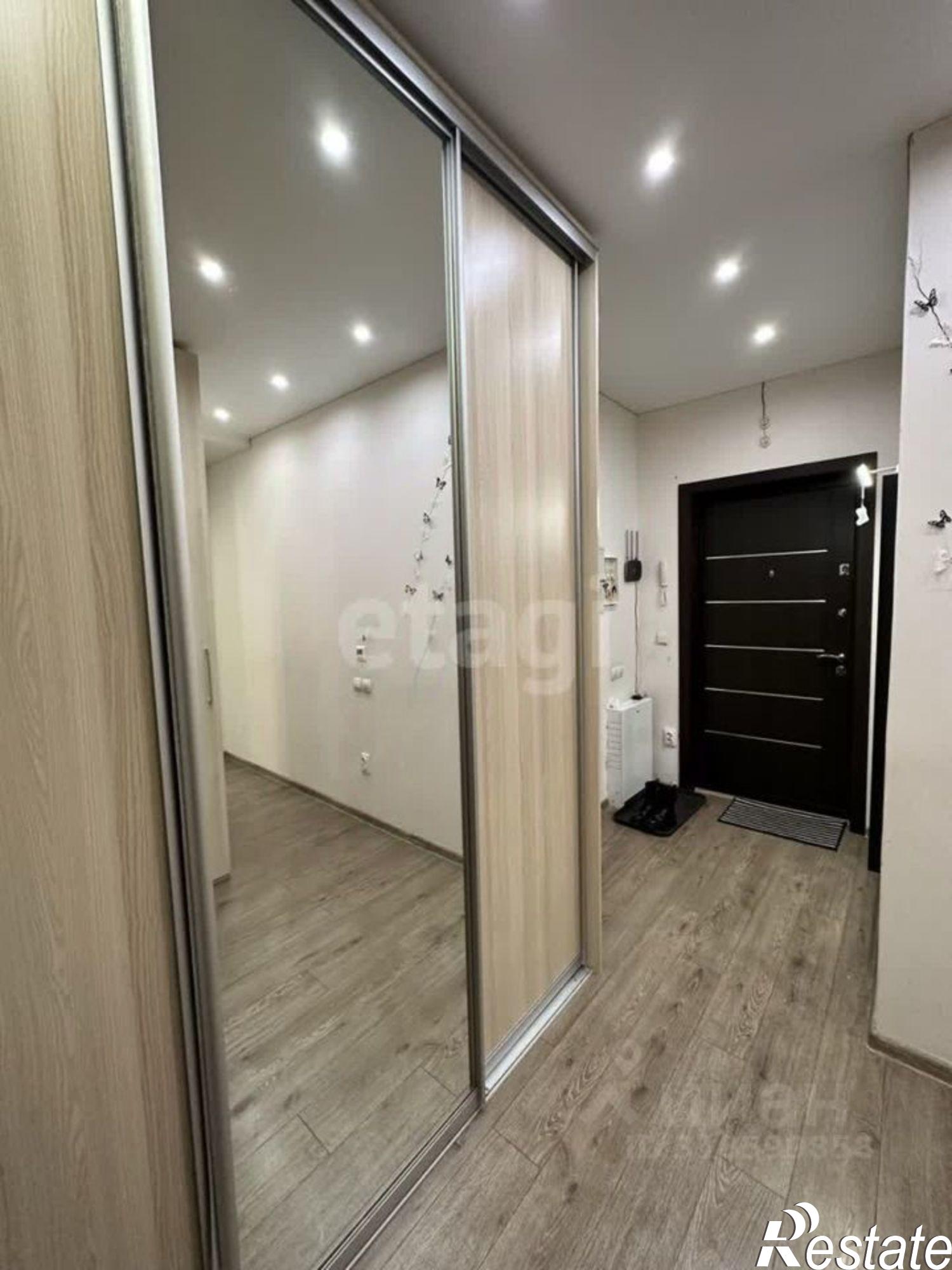 Купить квартиру за 6 000 000 рублей на Российская улица, 25