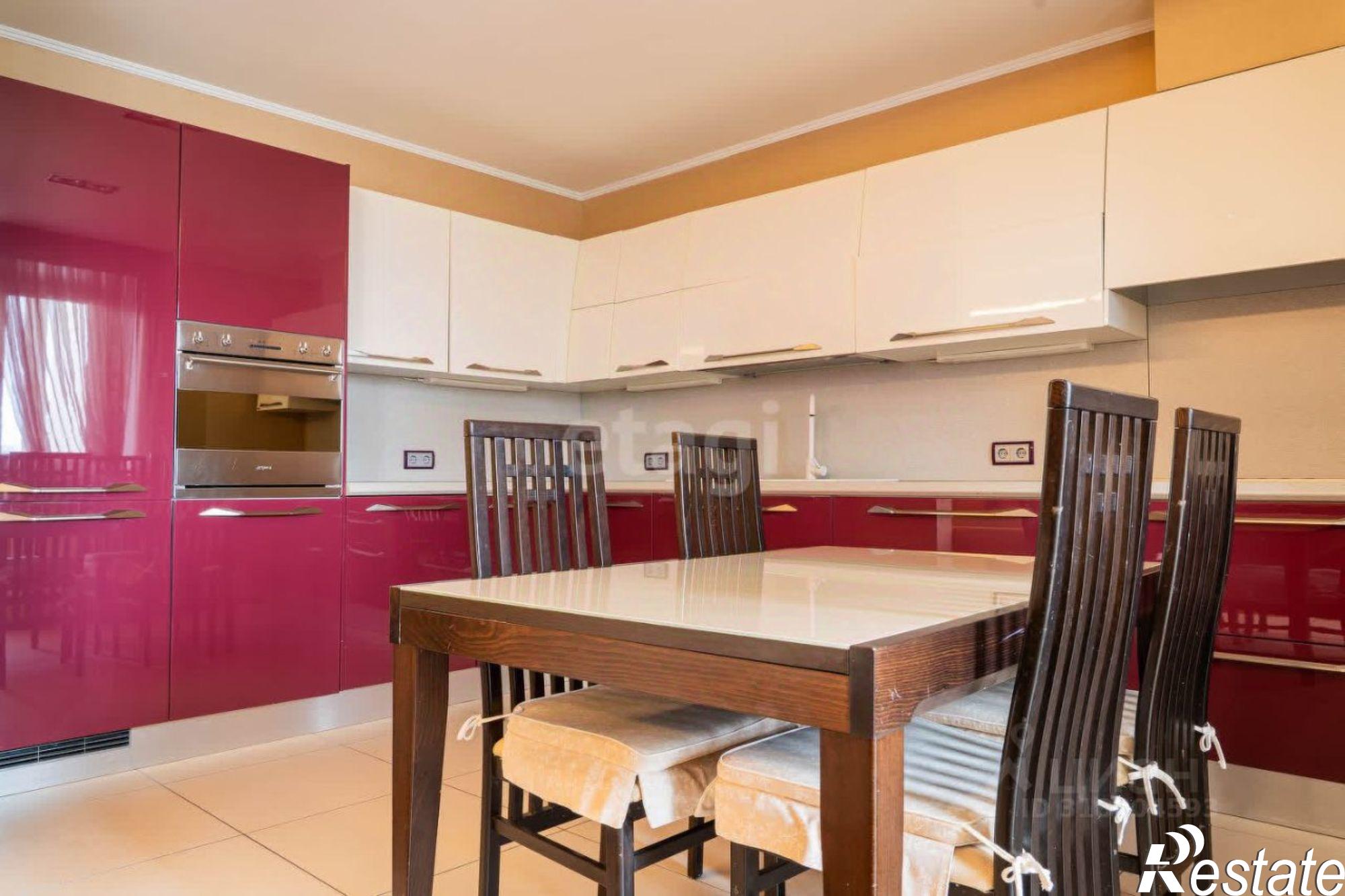 Купить квартиру за 18 300 000 рублей на улица Энгельса, 9