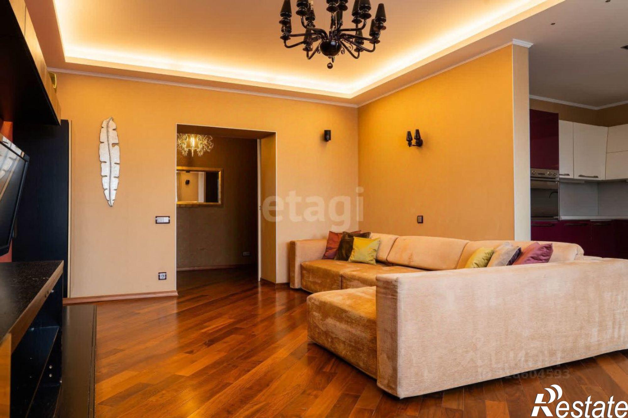 Купить квартиру за 18 300 000 рублей на улица Энгельса, 9