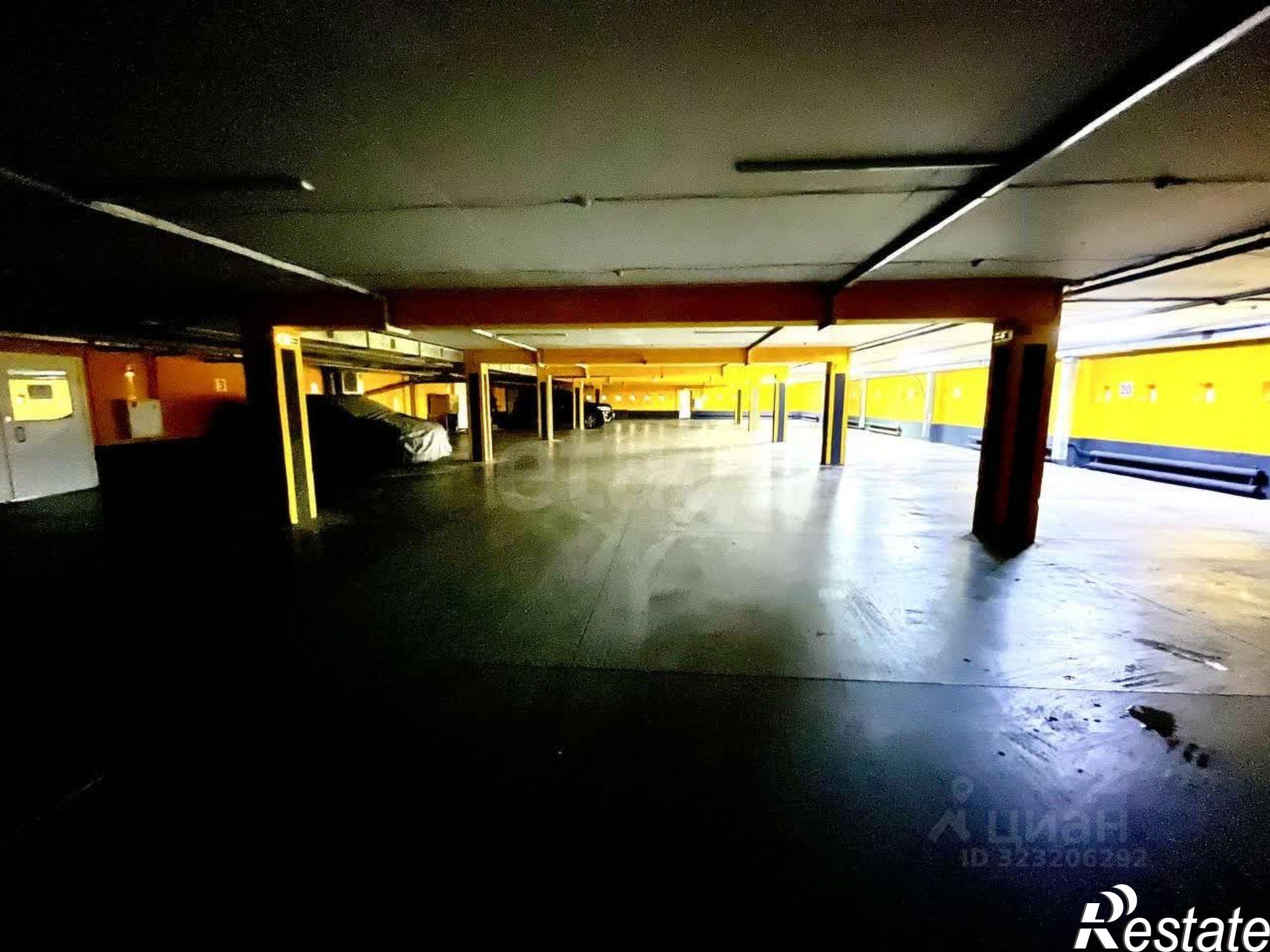 Купить гараж, место в паркинге за 20 968 000 рублей на Коммунистическая улица, 116