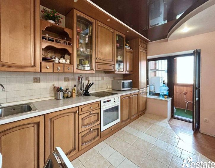 5-комн квартира Уфа г., Ленинский, Гафури ул.