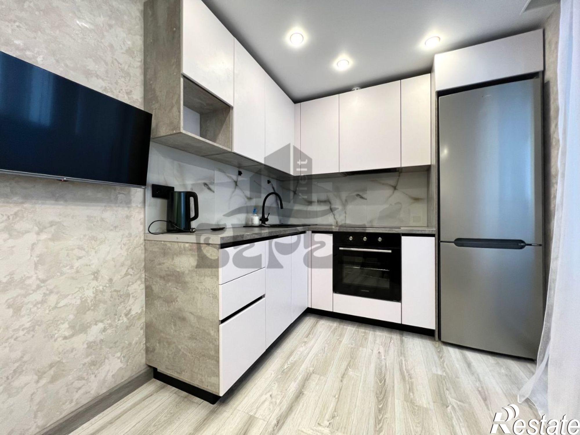 Сдать квартиру за 49 990 рублей на улица Пархоменко, 151/2