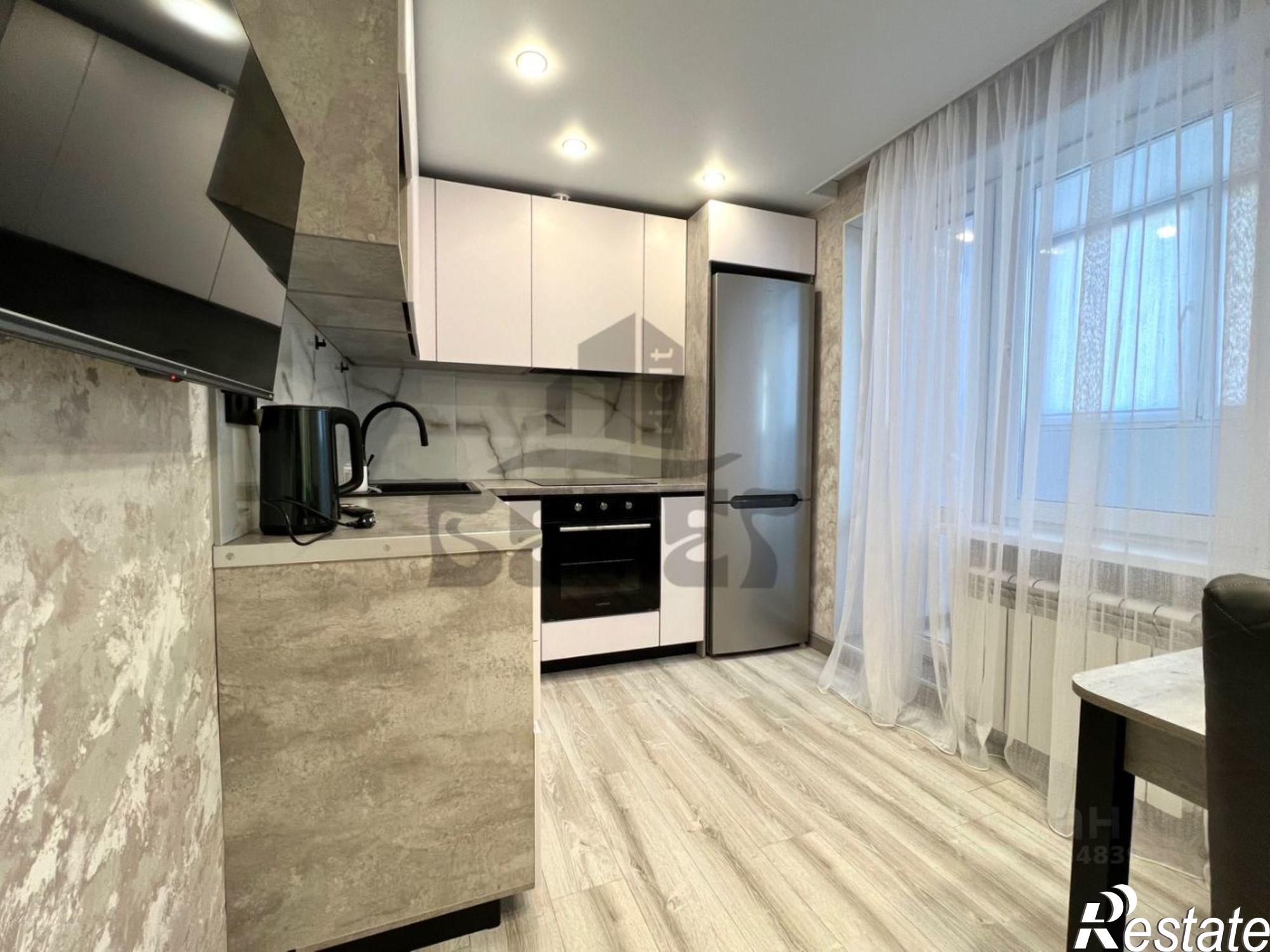 Сдать квартиру за 49 990 рублей на улица Пархоменко, 151/2