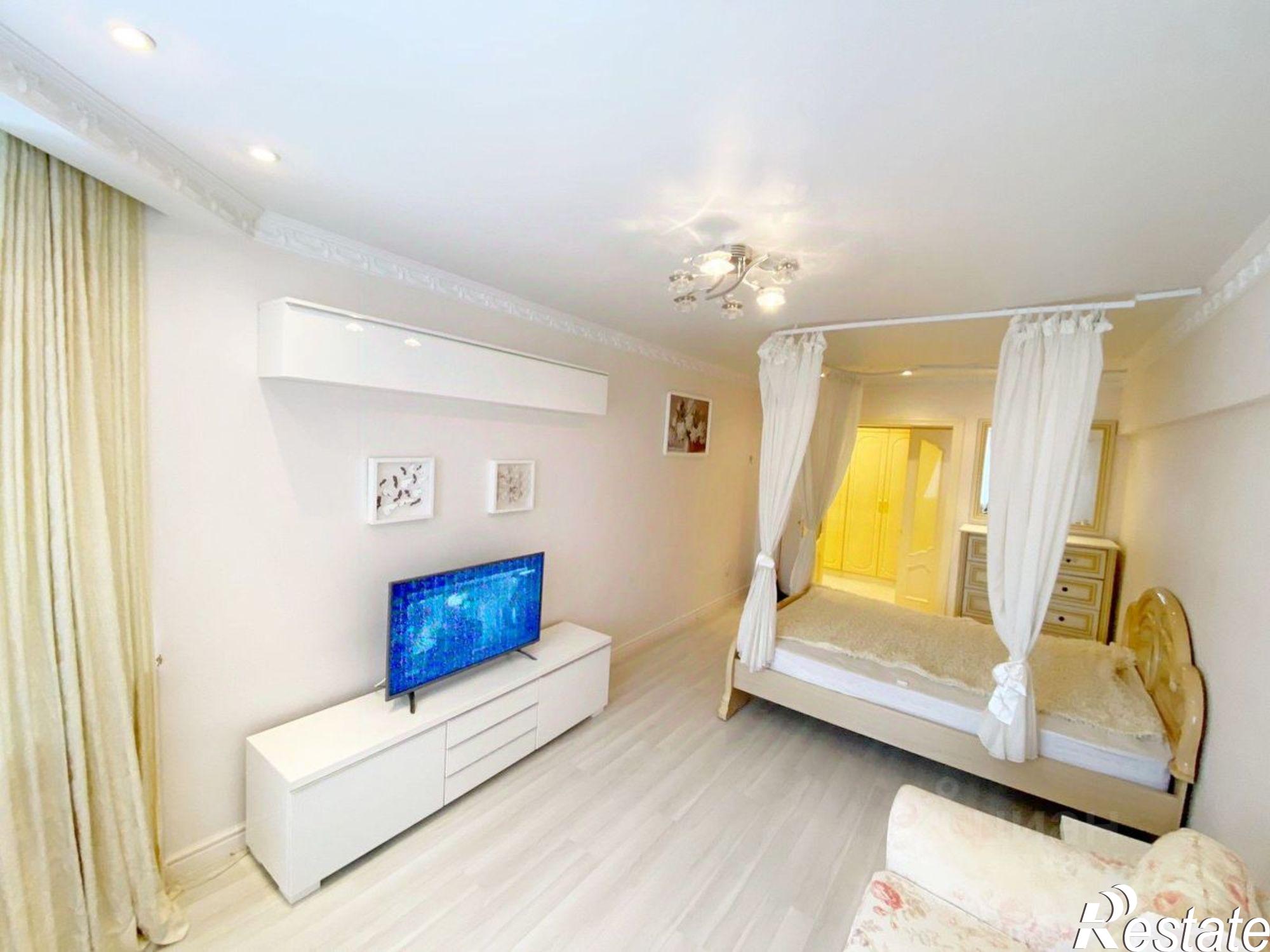 Сдать квартиру за 25 000 рублей на улица 8 Марта, 32/1