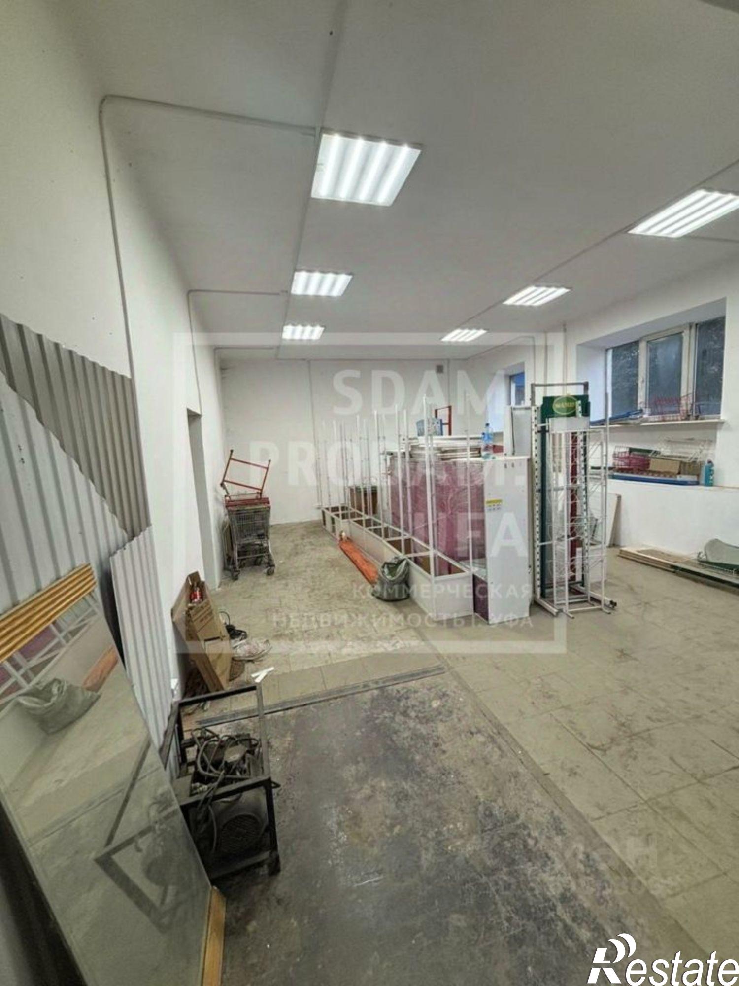 Сдать торговое помещение за 70 000 рублей на Кремлёвская улица, 57