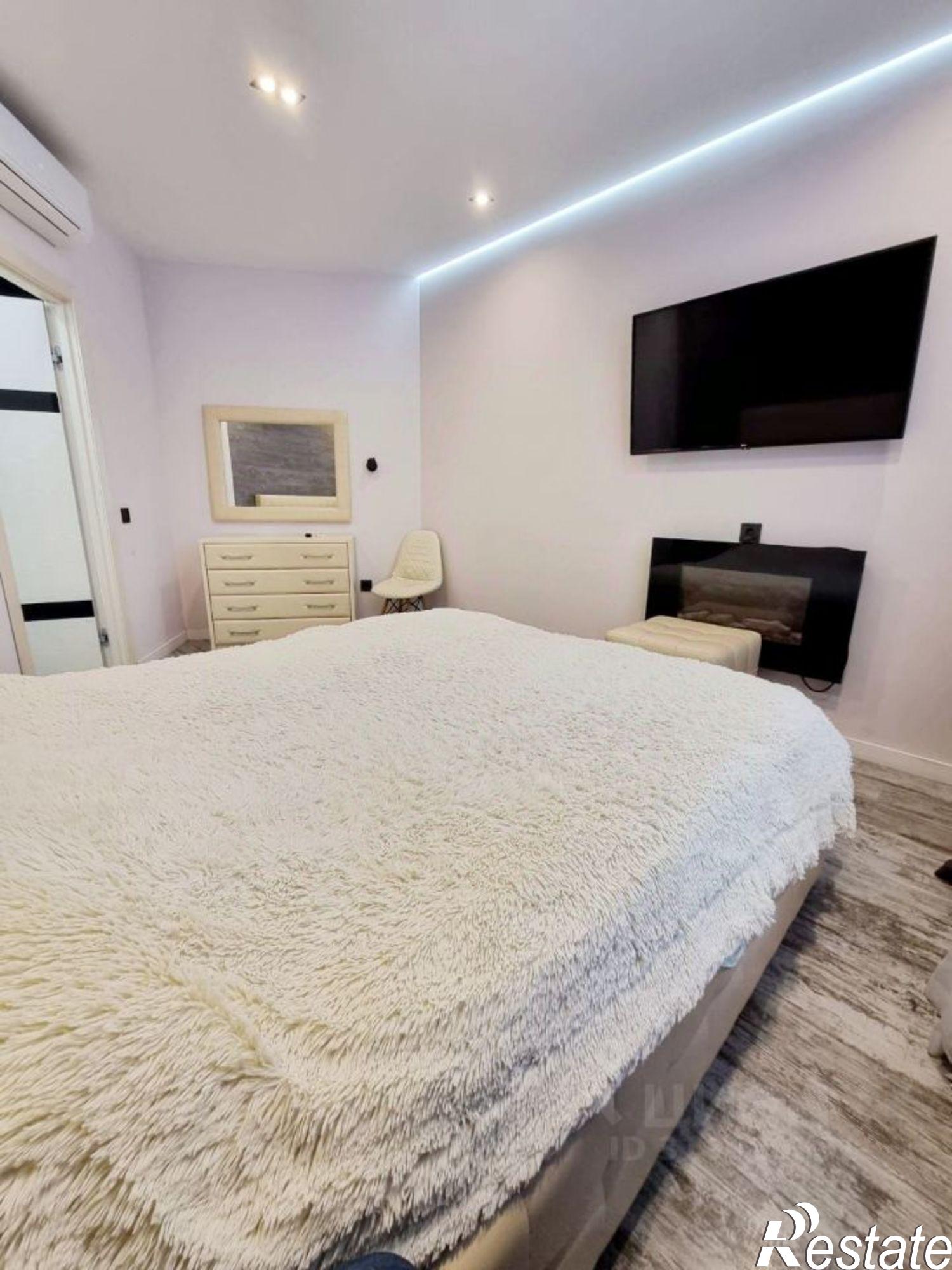 Сдать квартиру за 50 000 рублей на Большая Московская улица, 13