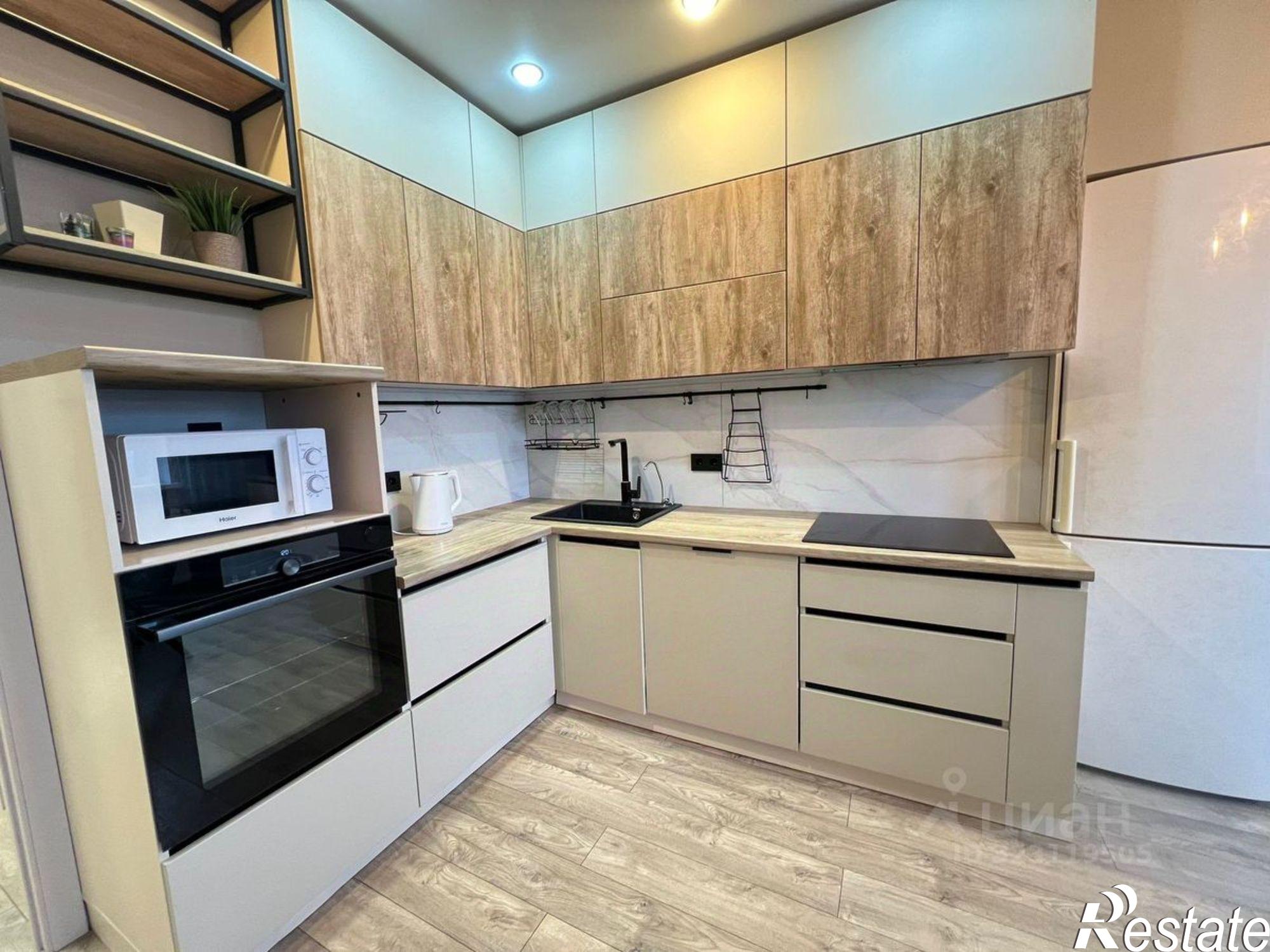 Сдать квартиру за 70 000 рублей на улица Генерала Горбатова, 11