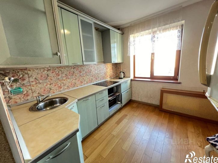 3-комн квартира улица Софьи Перовской, 21/2,  д. 21/2