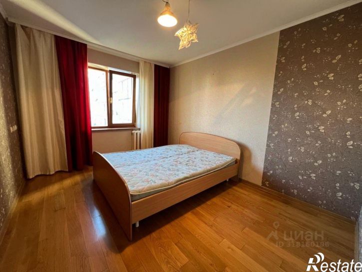 3-комн квартира улица Софьи Перовской, 21/2,  д. 21/2