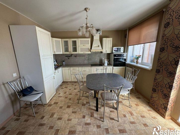 3-комн квартира Мингажева, 102