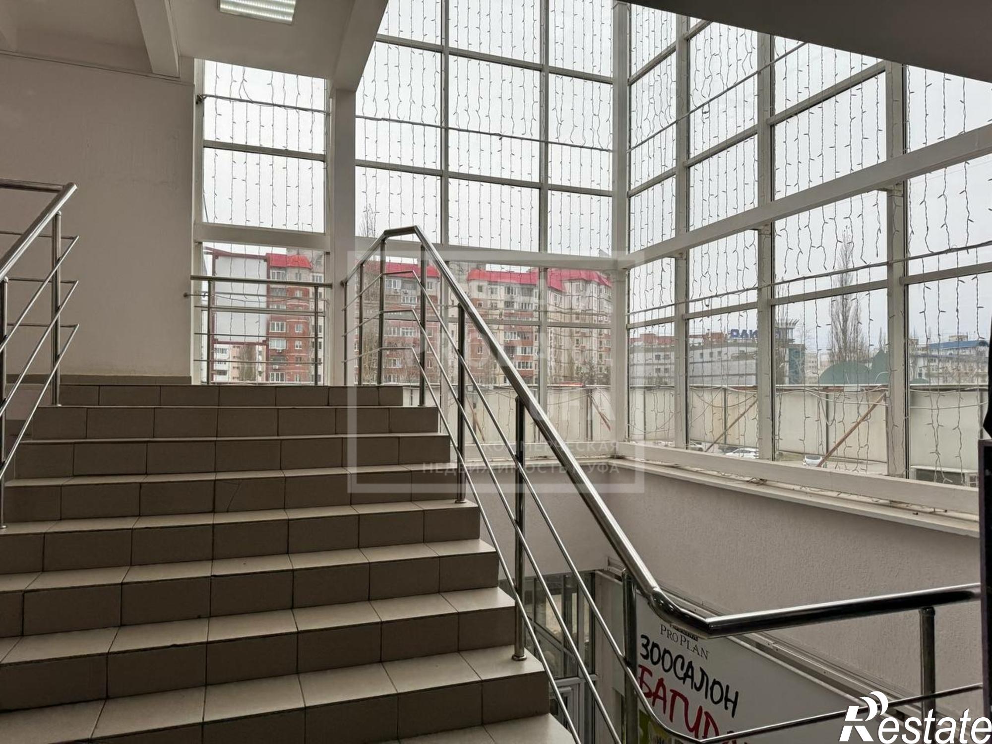 Купить торговое помещение за 22 000 000 рублей на Маршала Жукова улица, д.5/2