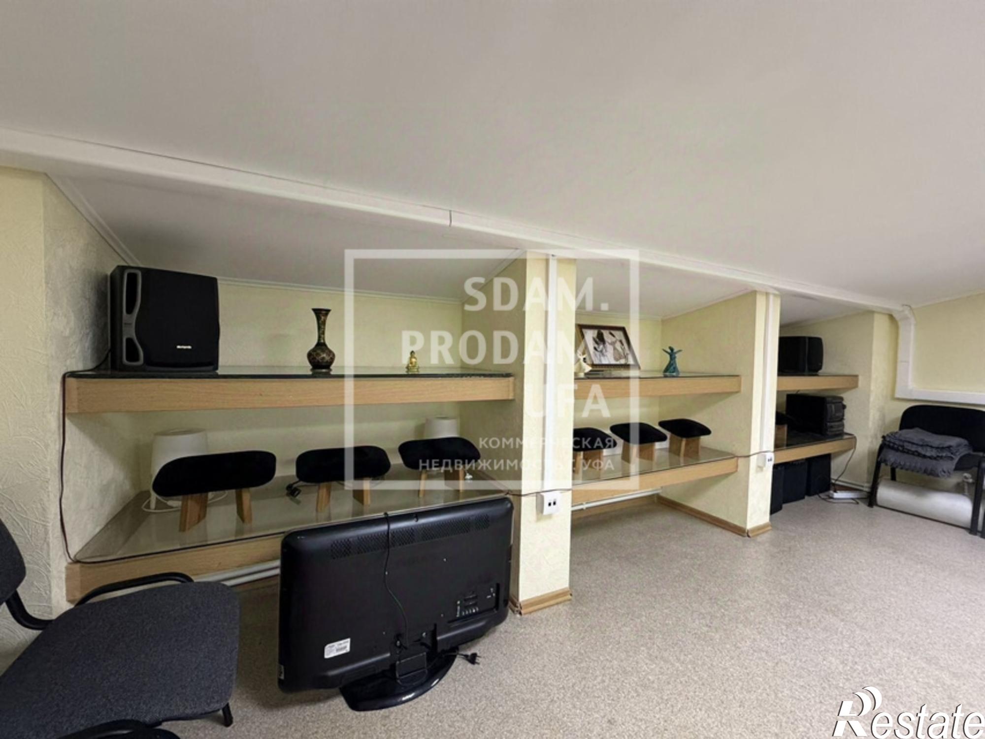 Сдать офис, помещение под офис за 70 000 рублей на Революционная улица, д.111/1