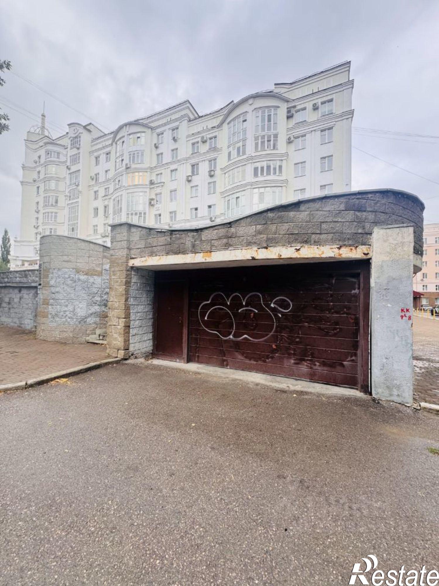 Купить гараж, место в паркинге за 1 690 000 рублей на ул Кирова, 5