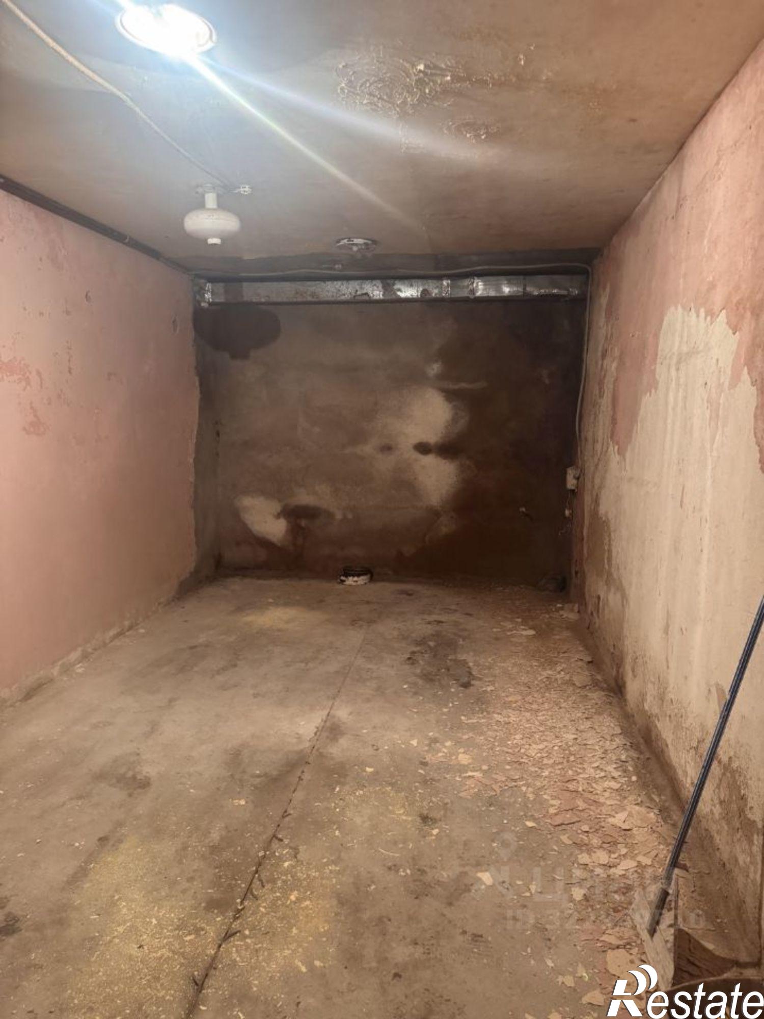 Купить гараж, место в паркинге за 1 690 000 рублей на ул Кирова, 5