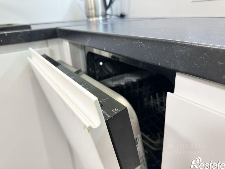 2-комн квартира улица Генерала Горбатова, 11/1,  д. 11/1