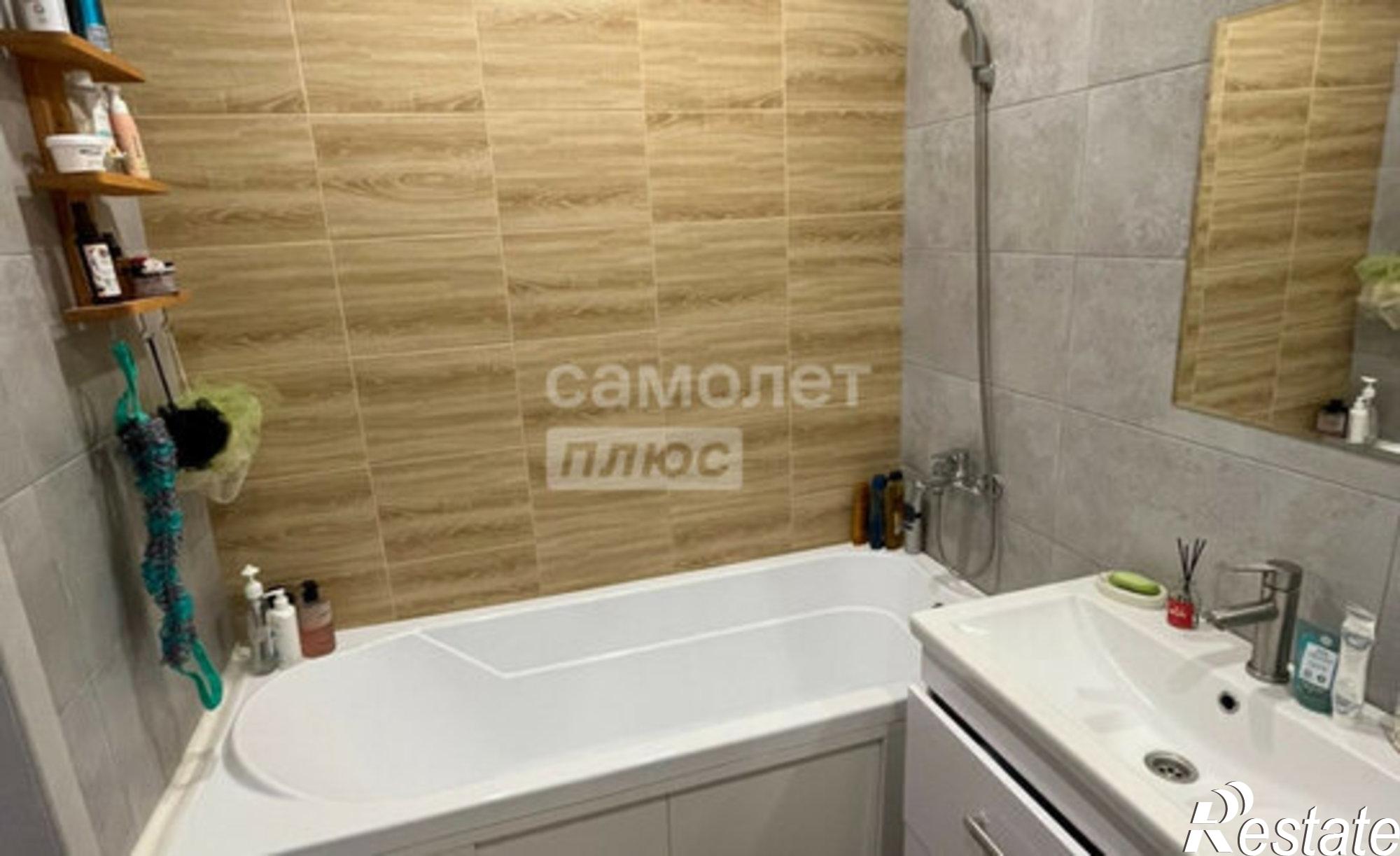 Купить квартиру за 4 799 000 рублей на улица Лётчика Кобелева, 3/2