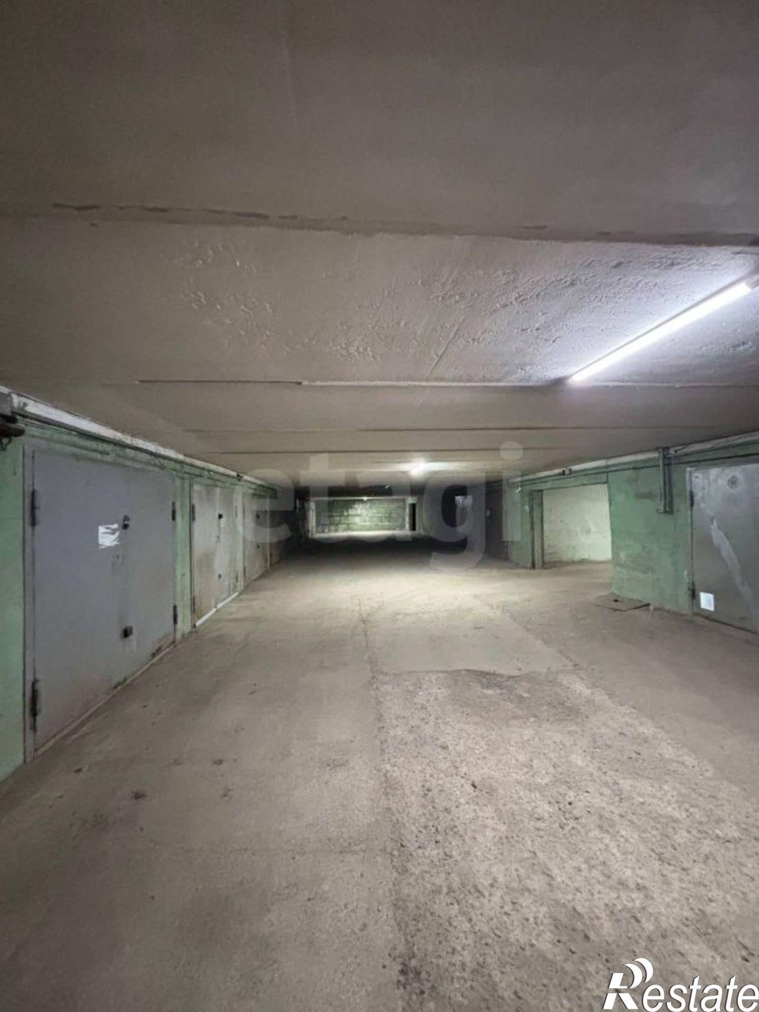 Купить гараж, место в паркинге за 1 100 000 рублей на Новомостовая улица, 29