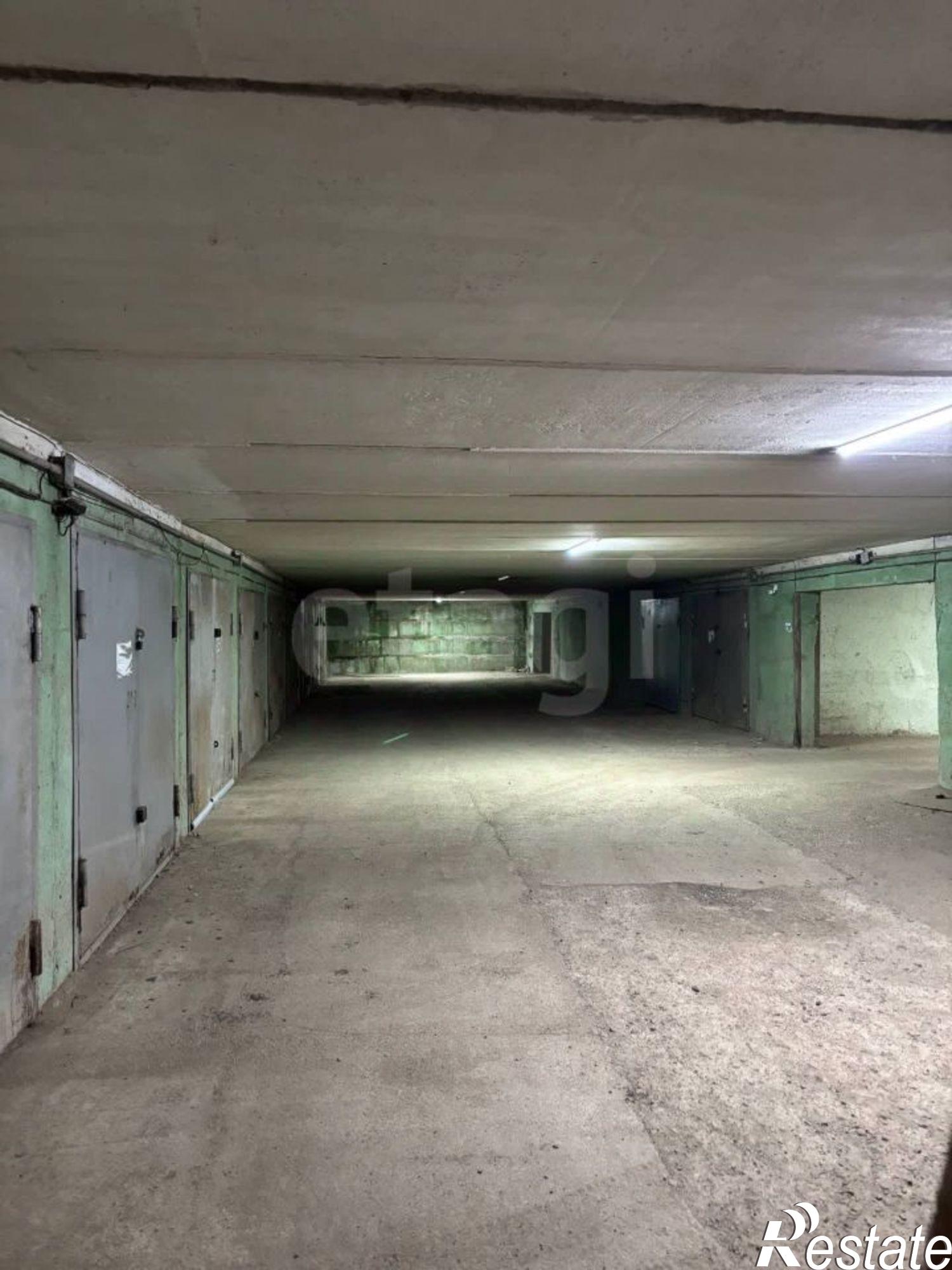 Купить гараж, место в паркинге за 1 100 000 рублей на Новомостовая улица, 29