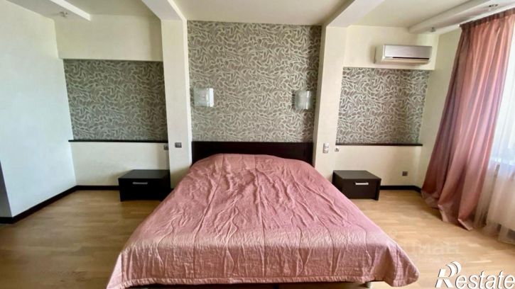 4-комн квартира улица Зайнаб Биишевой, 7/1,  д. 7/1