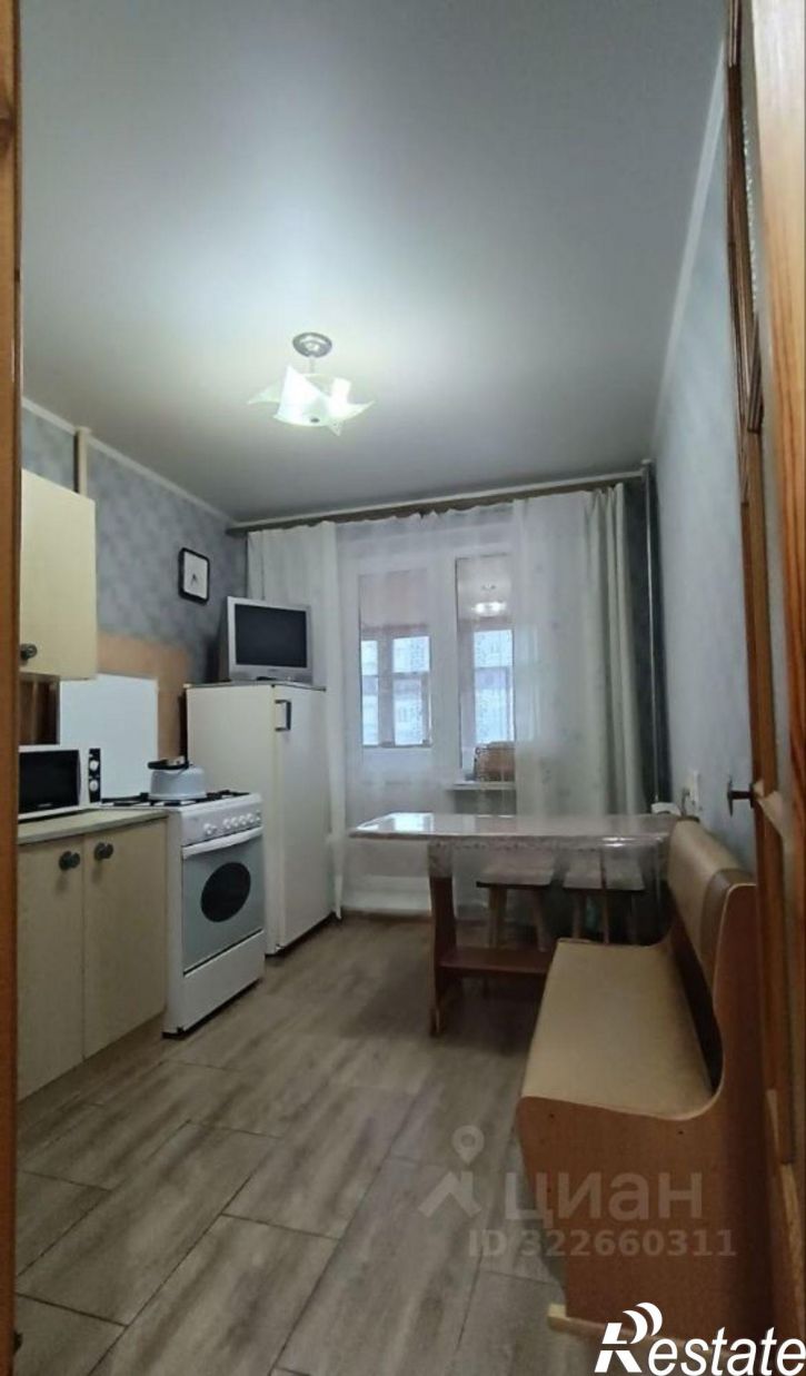 3-комн квартира ул Ахметова, 300/1,  д. 300/1