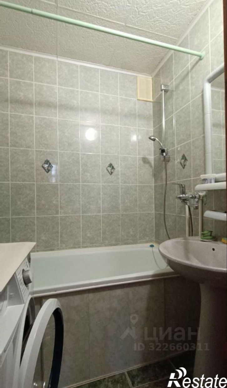 3-комн квартира ул Ахметова, 300/1,  д. 300/1