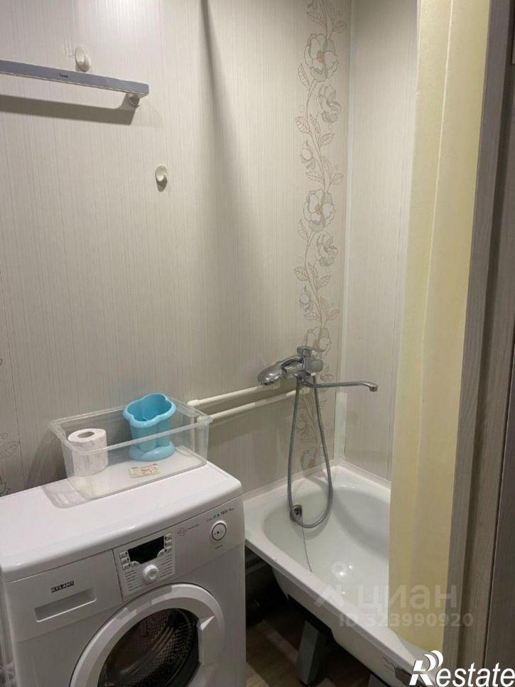 Комната ул Братьев Кадомцевых, 12,  д. 12