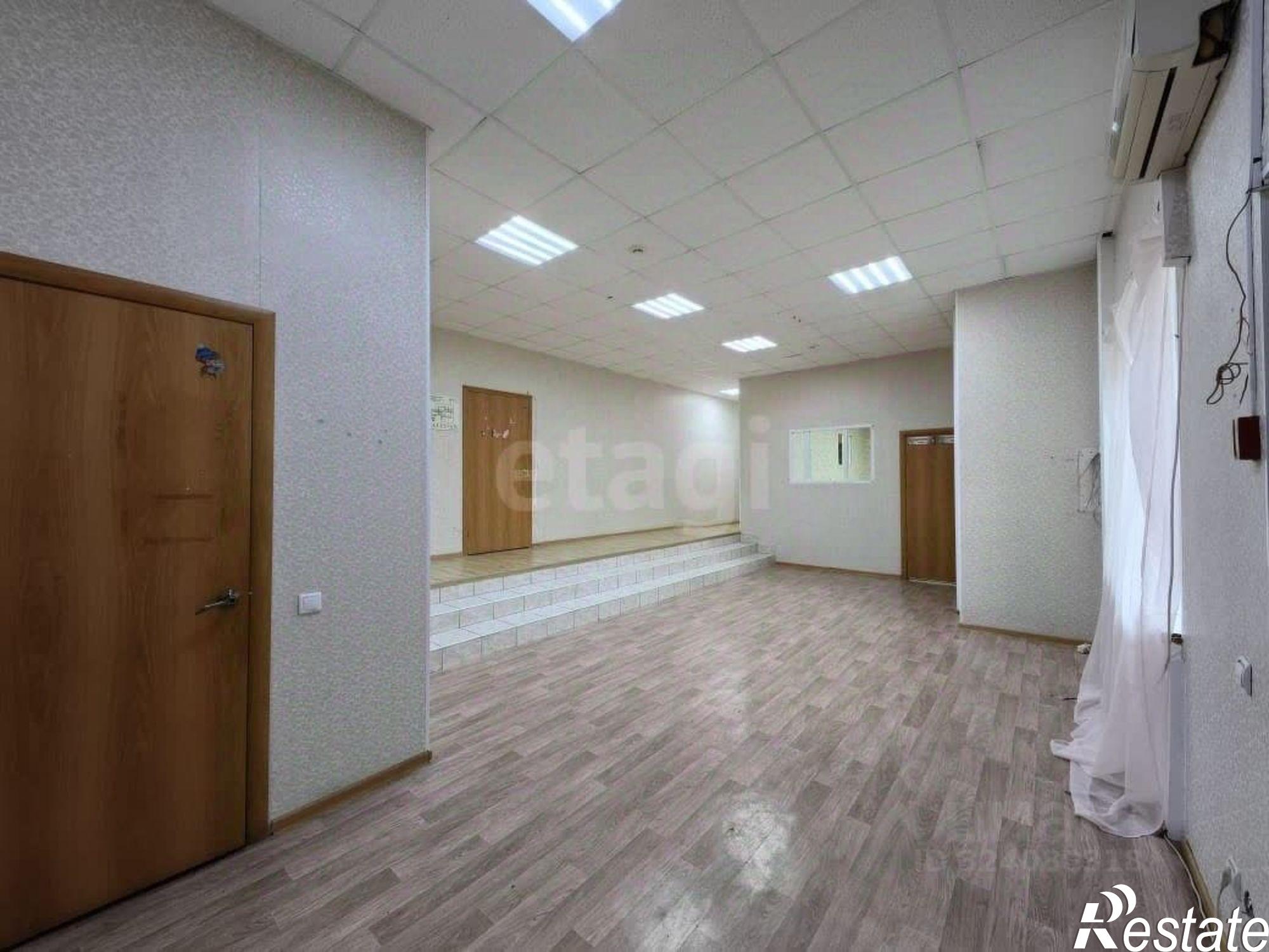 Купить помещение свободного назначения за 23 900 100 рублей на Комсомольская улица, 18