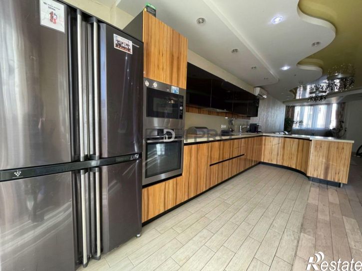 4-комн квартира улица Рихарда Зорге, 64/2,  д. 64/2