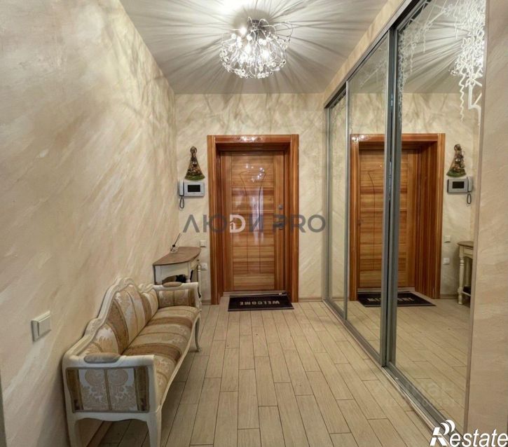 4-комн квартира улица Рихарда Зорге, 64/2,  д. 64/2