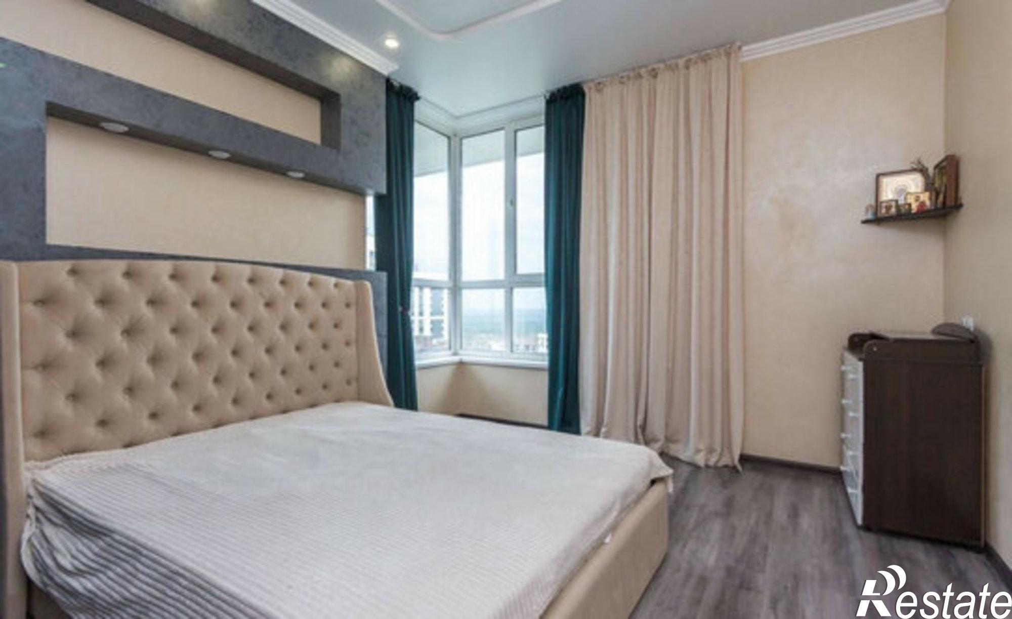 Купить квартиру за 13 000 000 рублей на улица Менделеева, 152/4