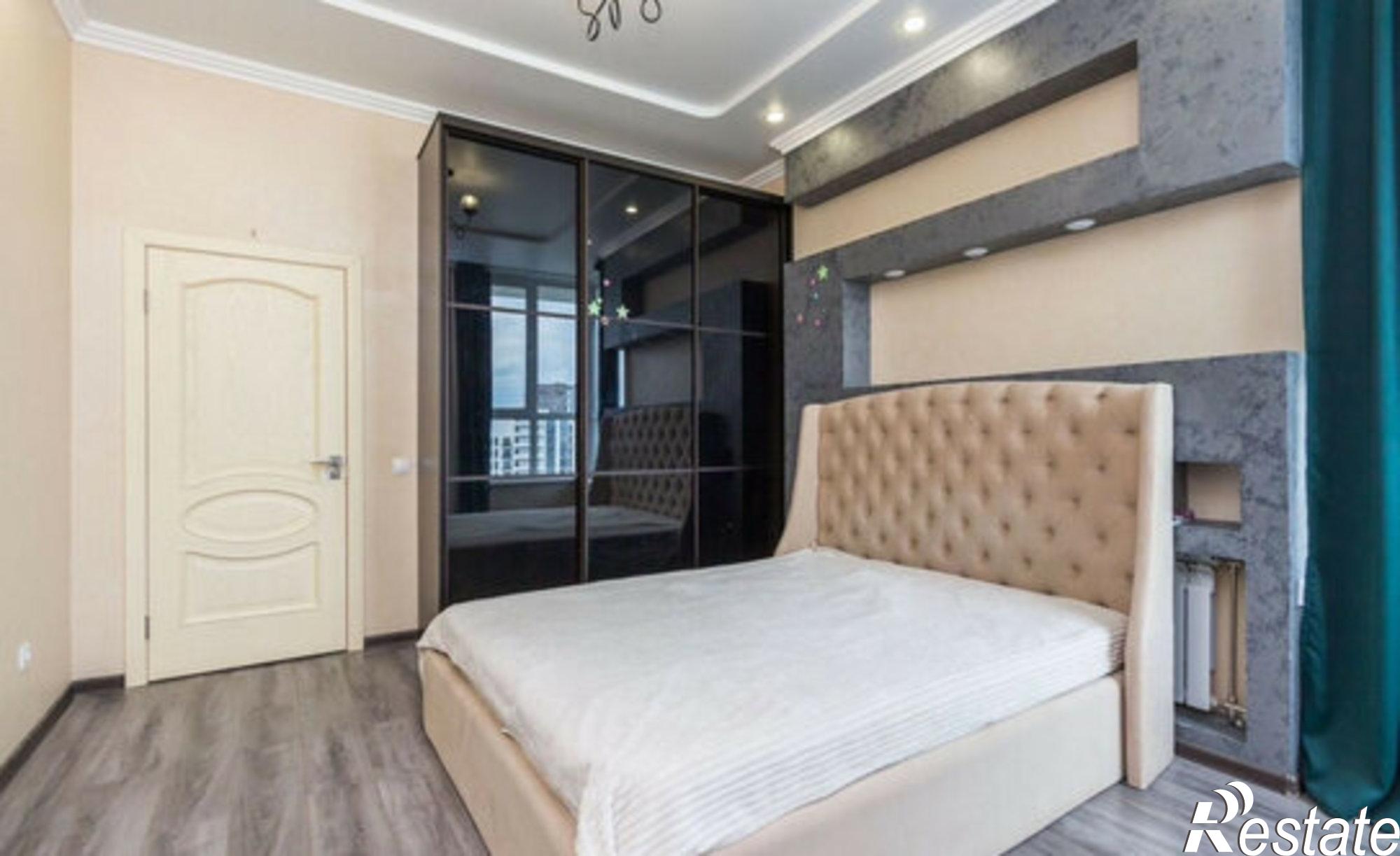 Купить квартиру за 13 000 000 рублей на улица Менделеева, 152/4