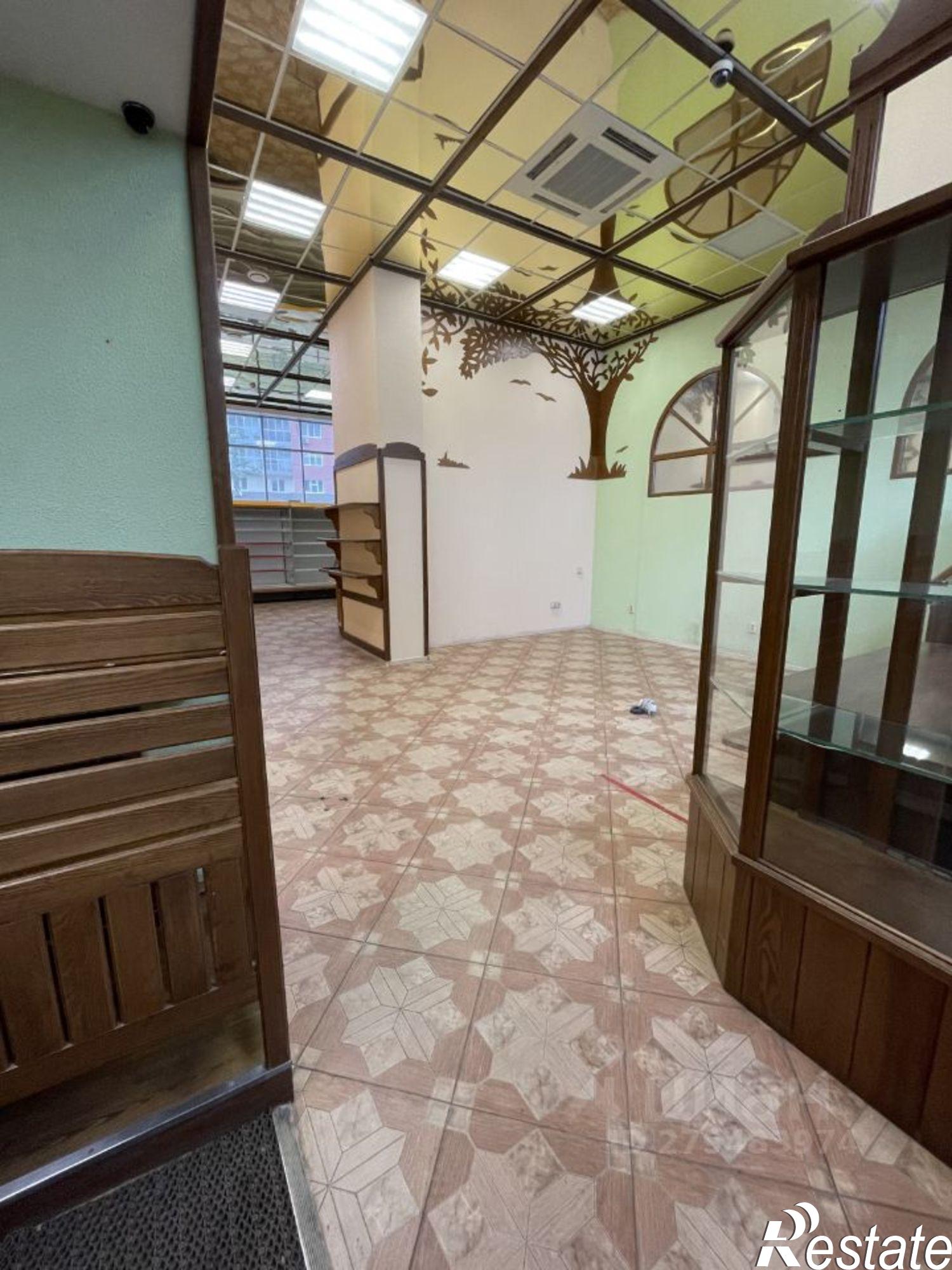 Купить помещение свободного назначения за 31 000 100 рублей на Революционная улица, 72