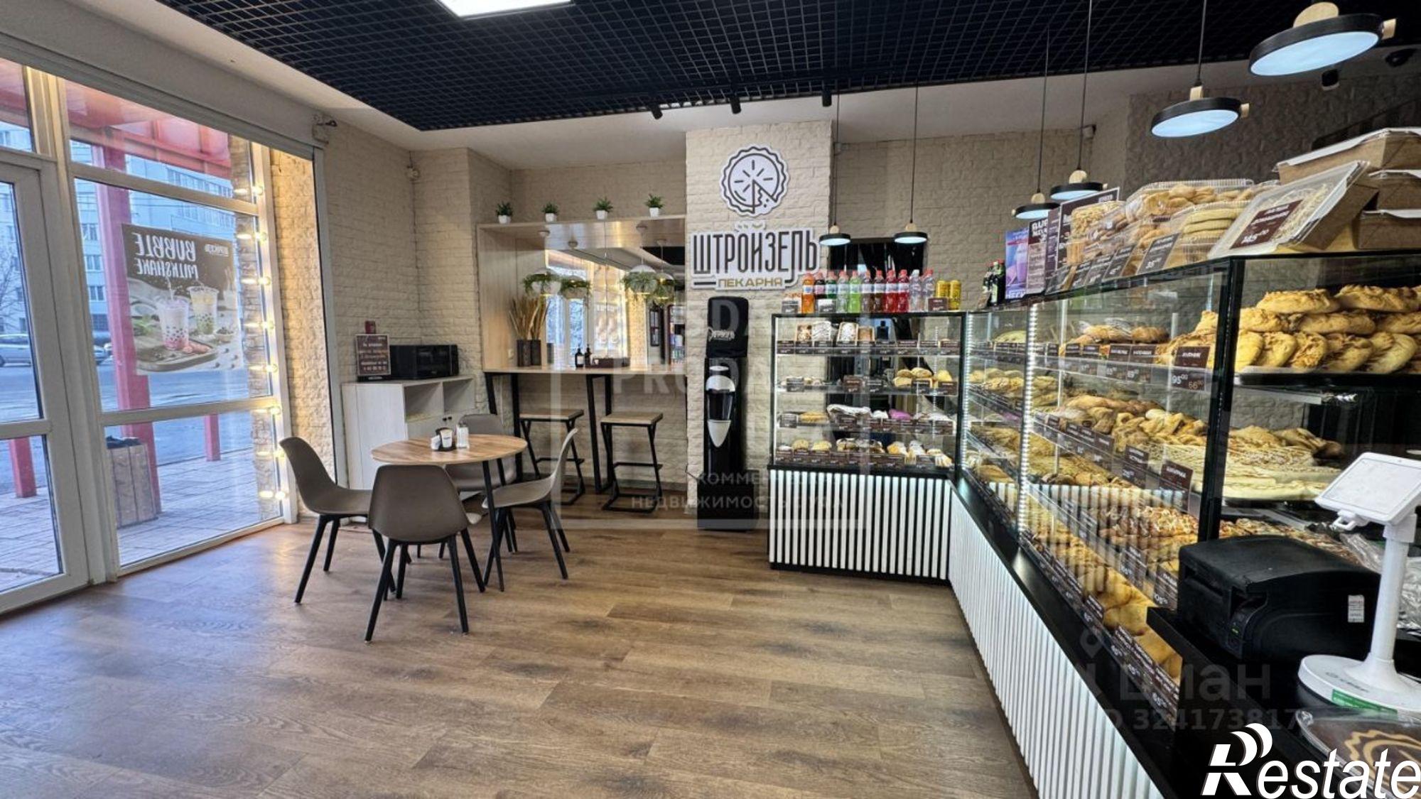 Купить торговое помещение за 24 000 100 рублей на ул Российская, 106
