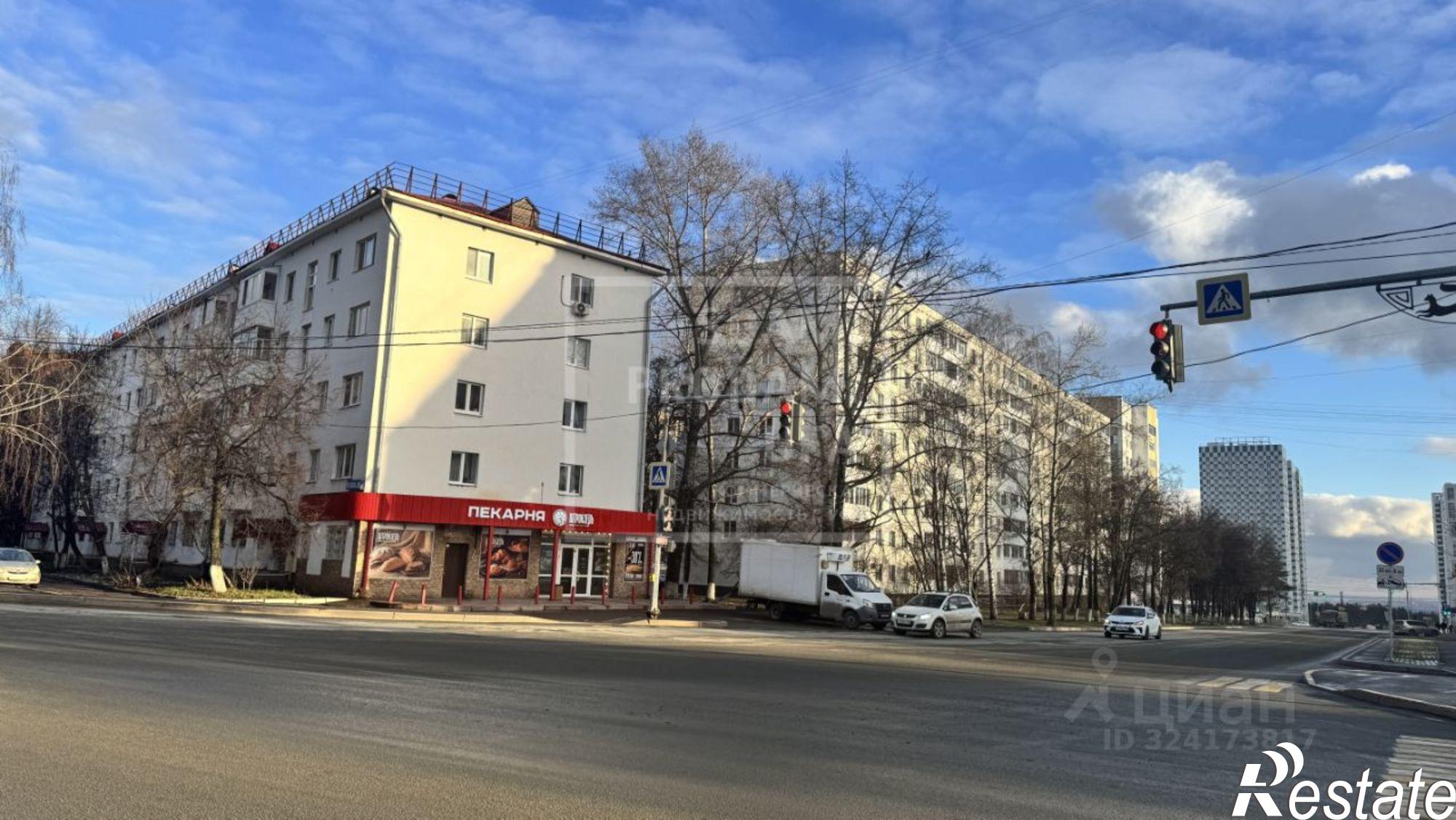 Купить торговое помещение за 24 000 100 рублей на ул Российская, 106