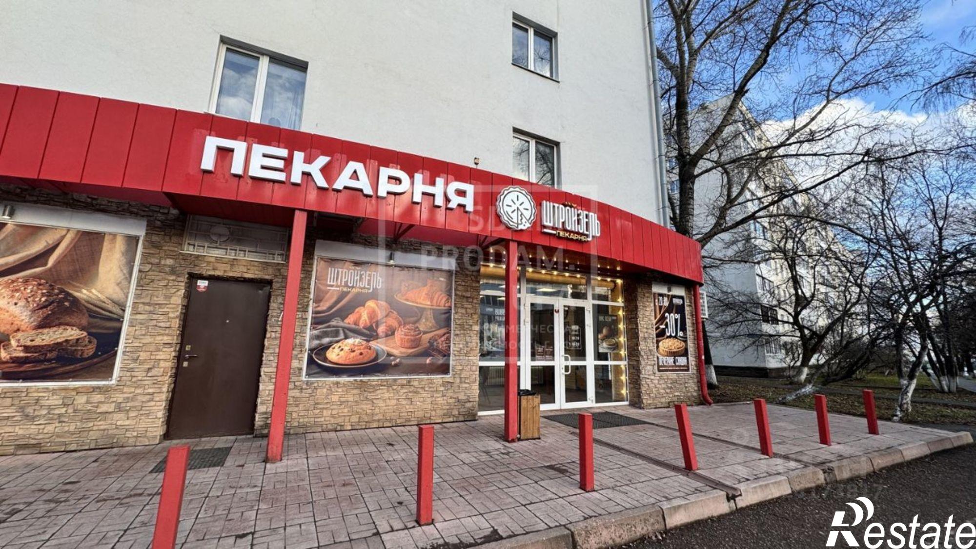 Купить торговое помещение за 24 000 100 рублей на ул Российская, 106