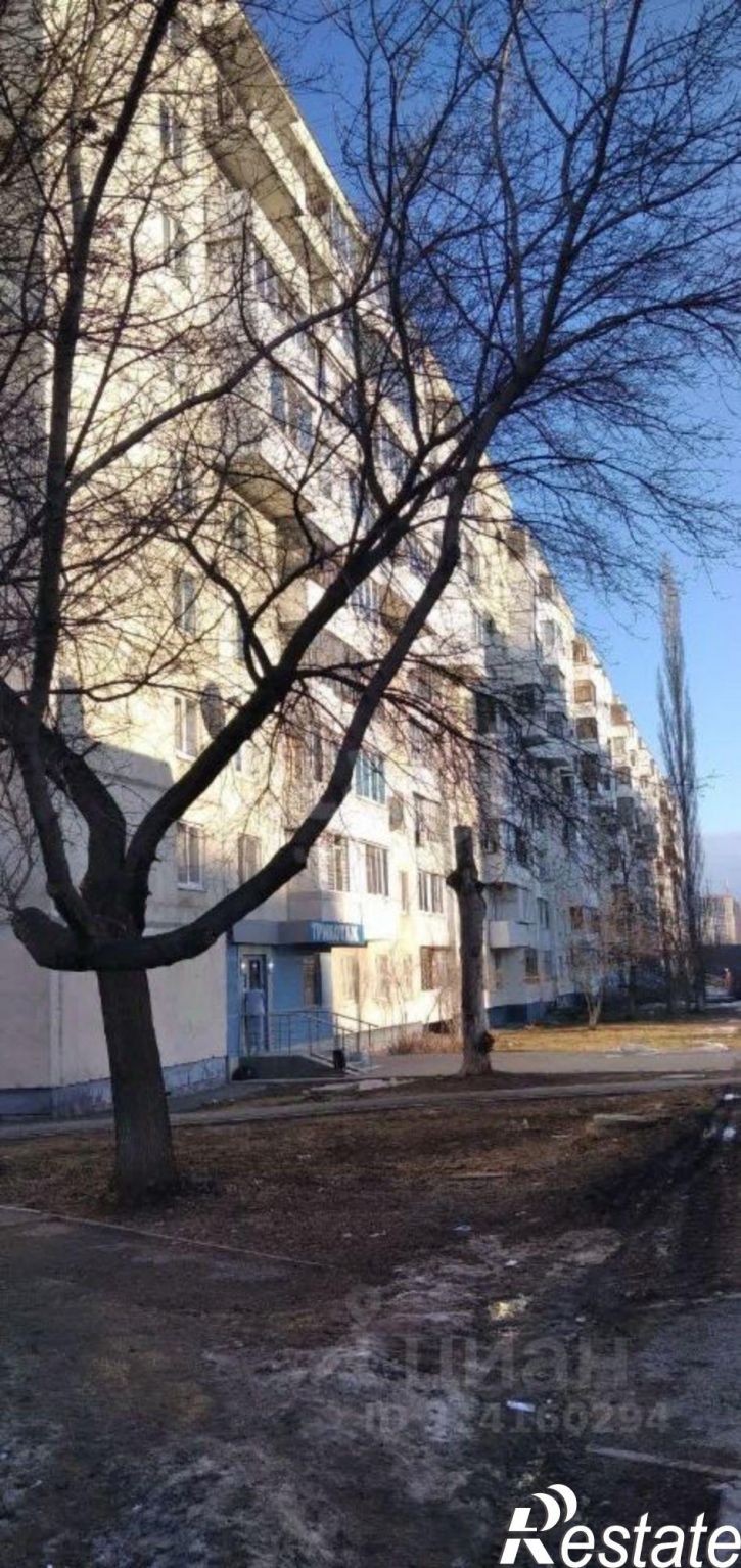 3-комн квартира ул Ахметова, 300,  д. 300