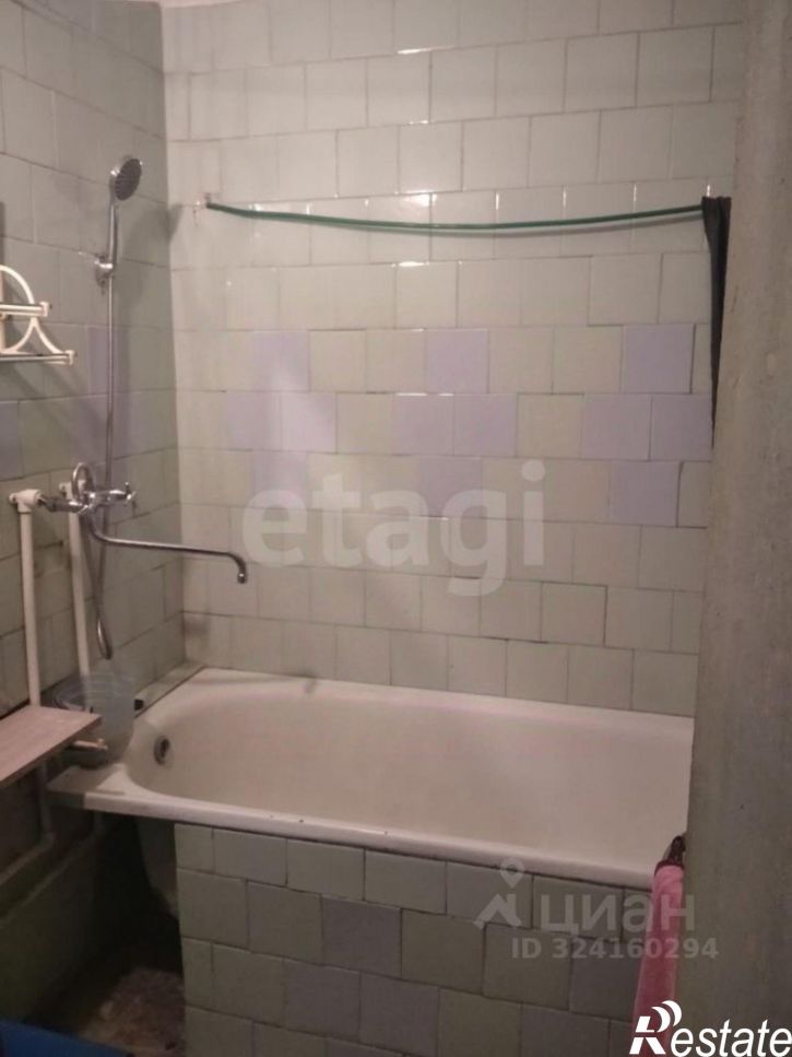 3-комн квартира ул Ахметова, 300,  д. 300